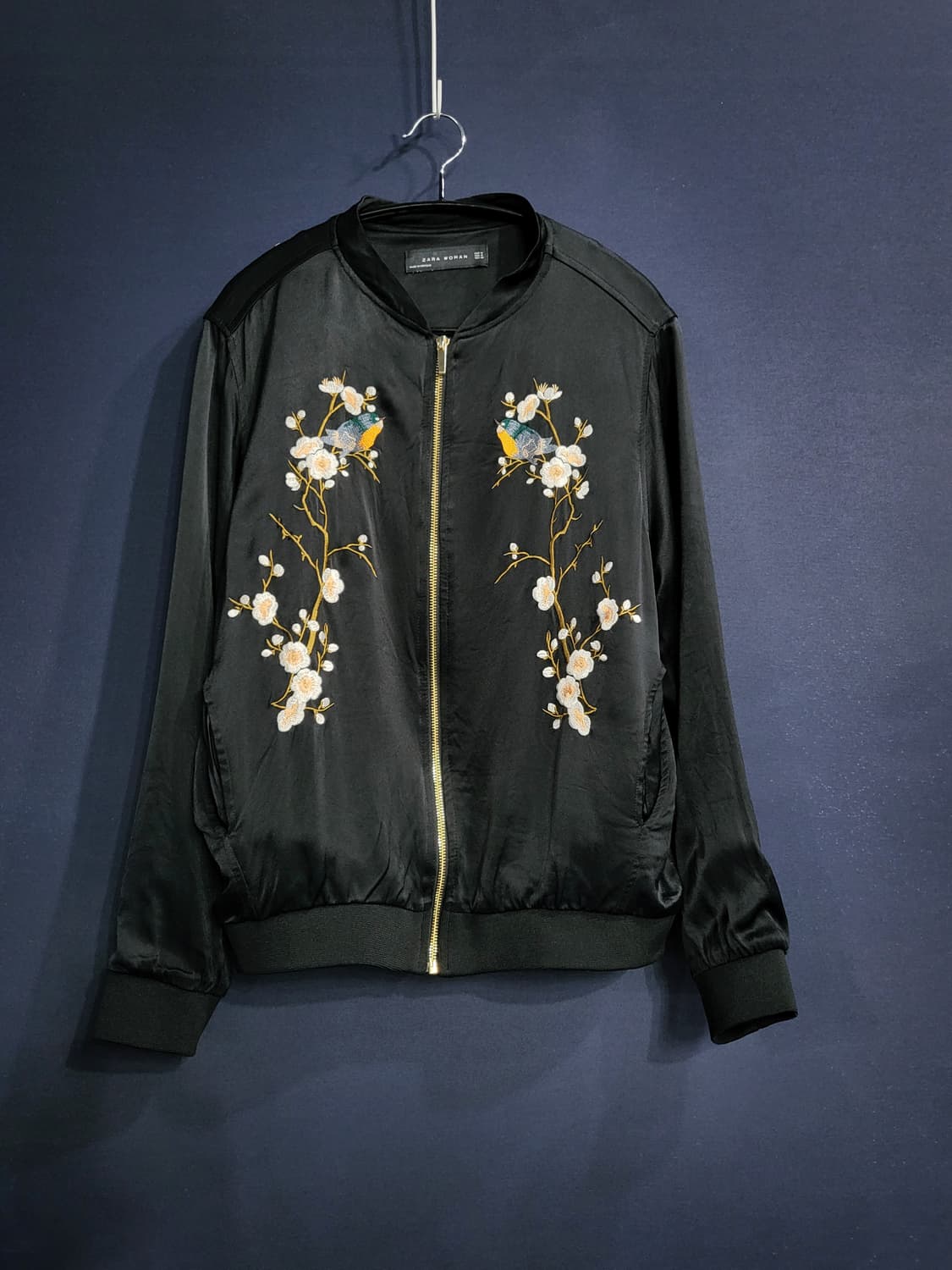 자라 새틴 봄버 스카쟌 자수자켓 상품이미지1