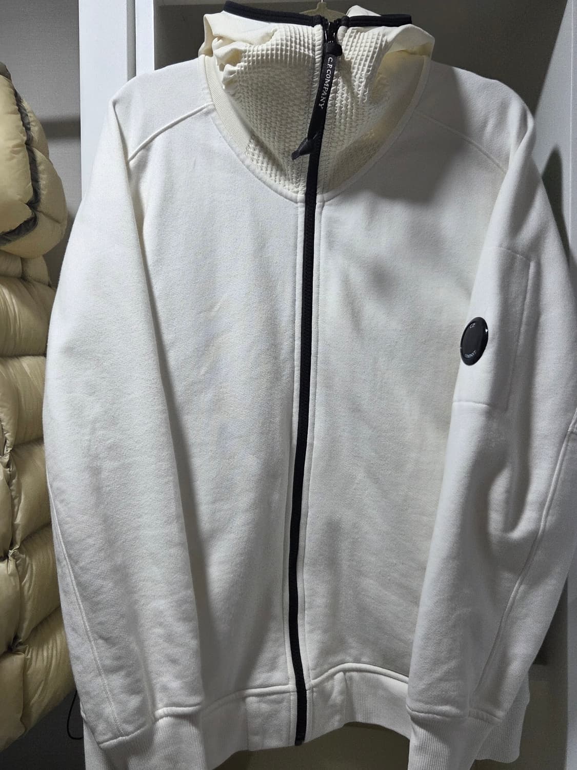 cp company 후드 집업 상품이미지1