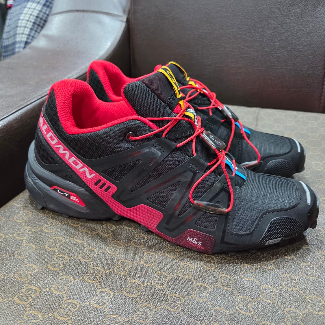 살로몬 트랙킹화 상품이미지1