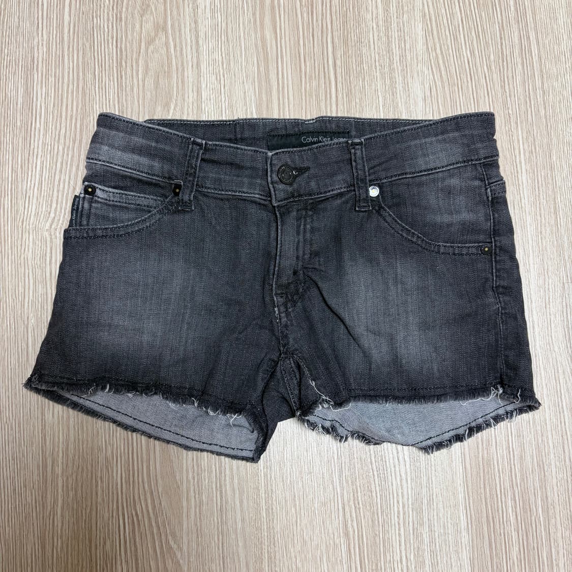 캘빈클라인 블랙 데님 숏팬츠 W25 상품이미지2