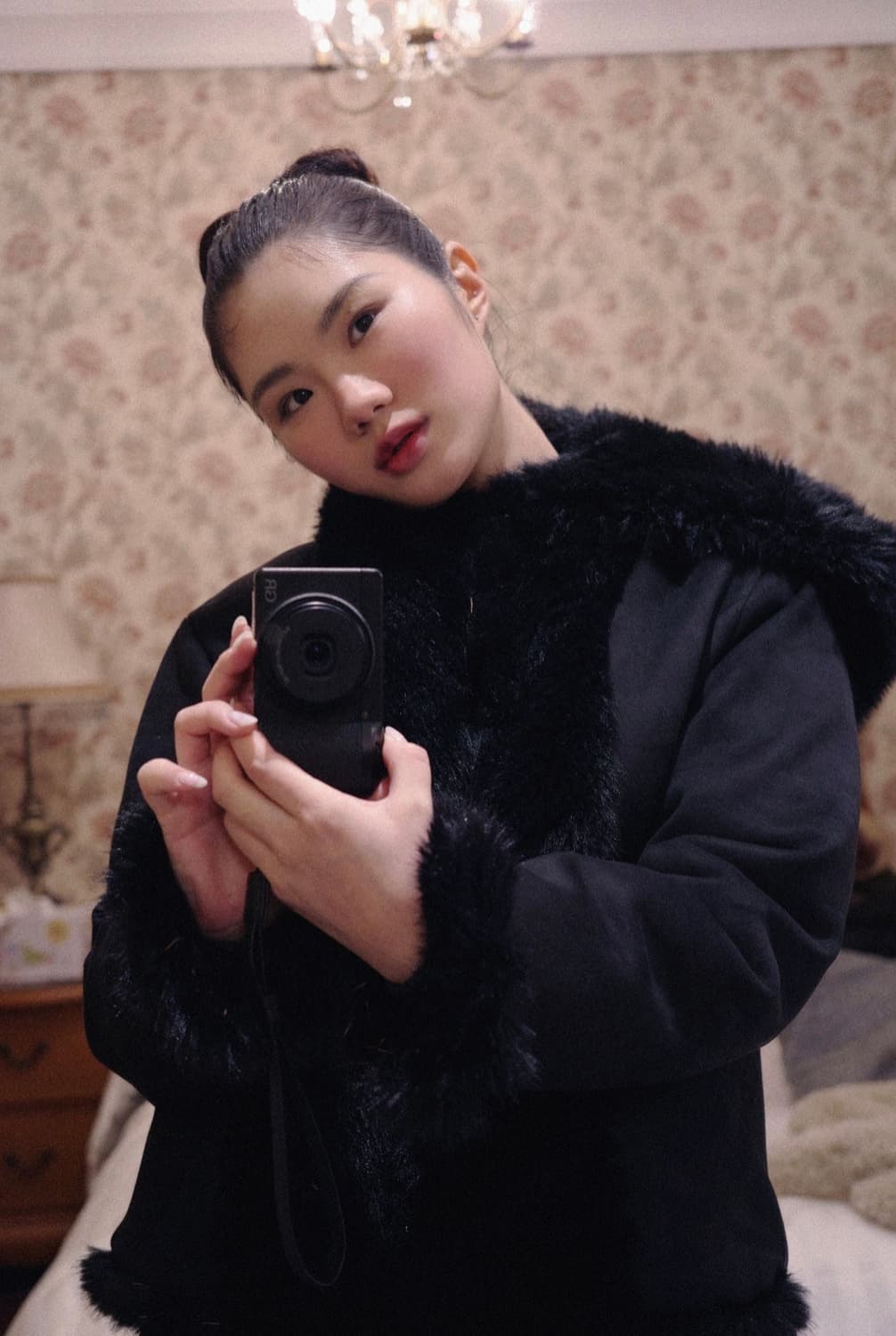 나비버스 Big Hoodie Fur Jacket 상품이미지5