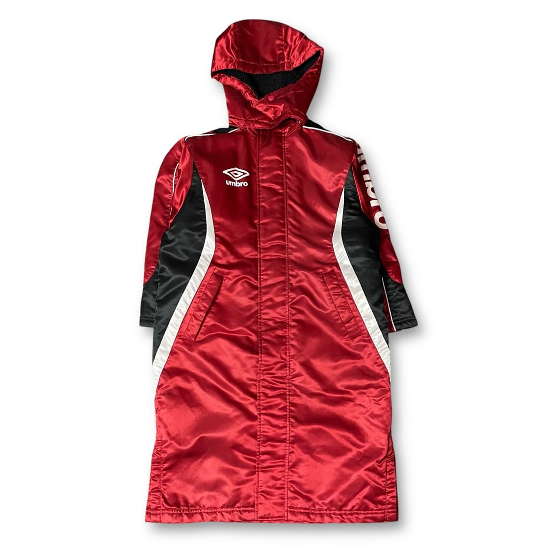 엄브로 레드 블랙 포인트 후드 롱 돕바 상품이미지1