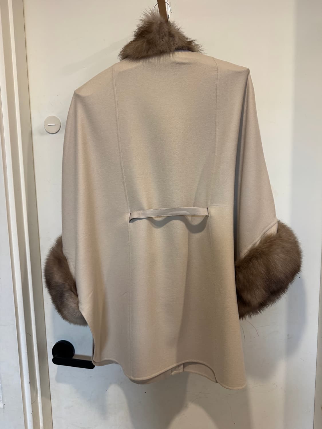 로로피아나 캐시미어 케이프 상품이미지3