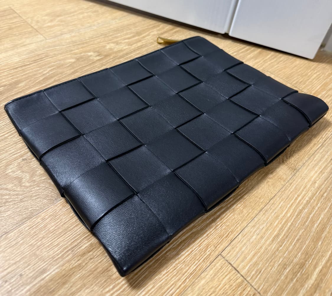 보테가베네타 인트레치아토 위빙 파우치 (블랙) 상품이미지1