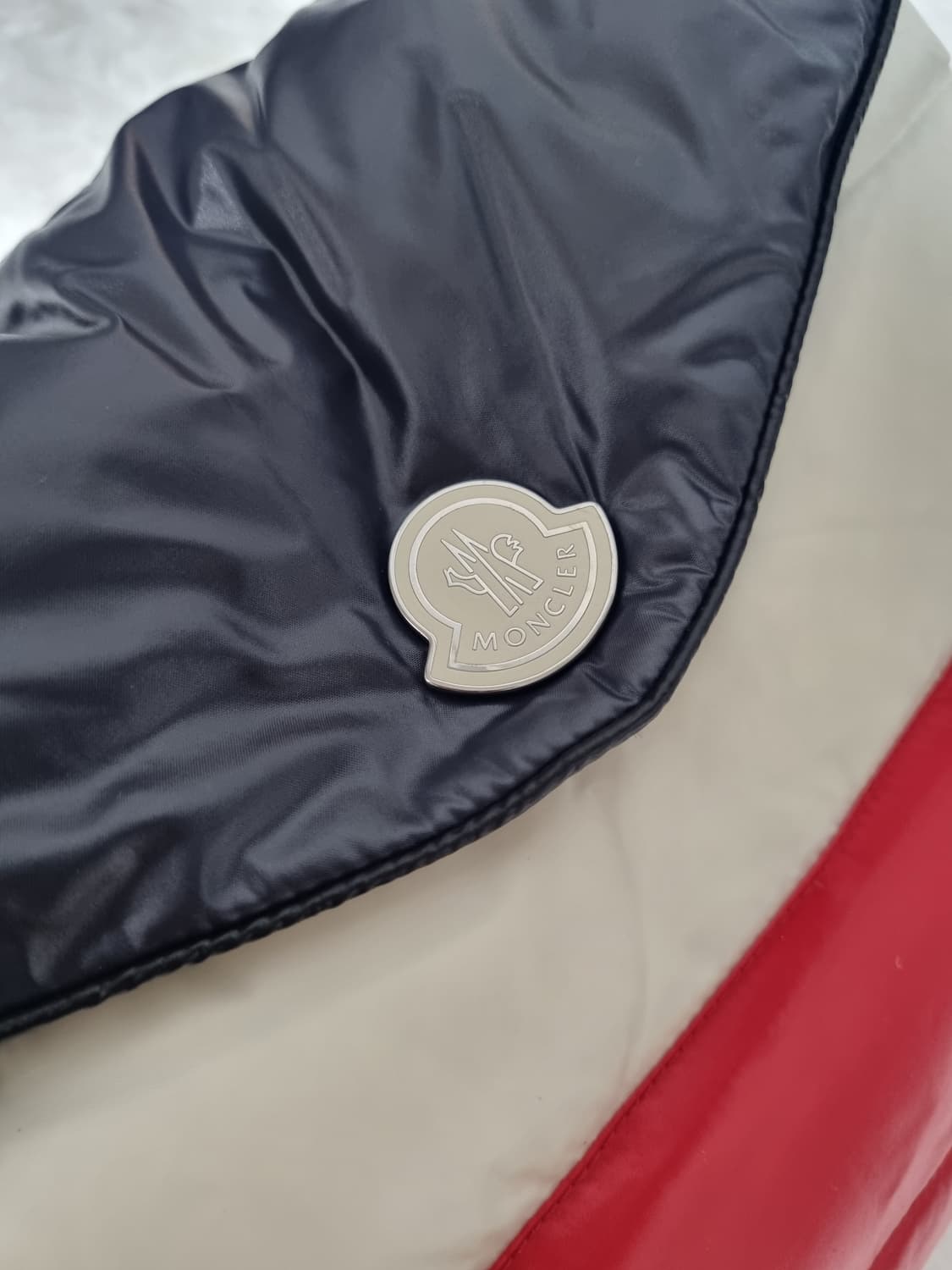 정품) 몽클레어 패딩 클러치   상품이미지4