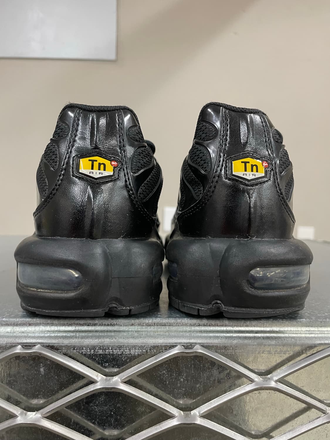 나이키 에어맥스 플러스 트리플블랙 265 (gr-4398) 상품이미지3