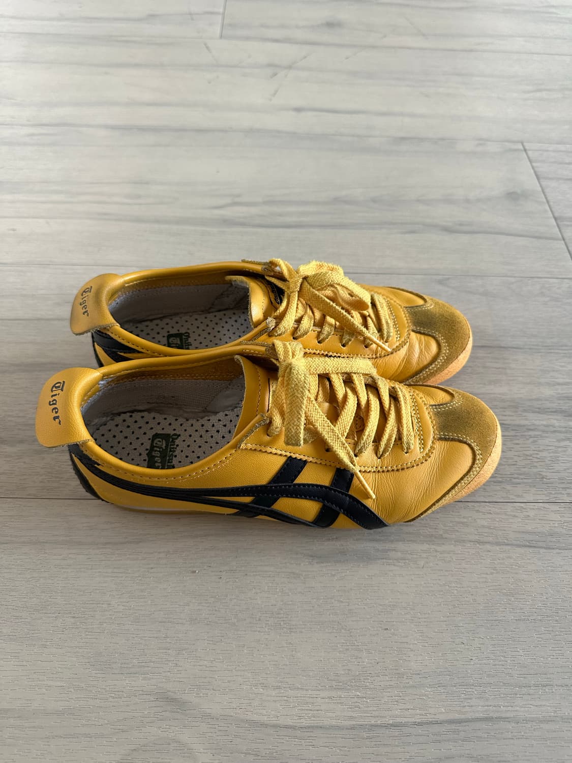 오니츠카타이거 옐로우블랙 상품이미지2