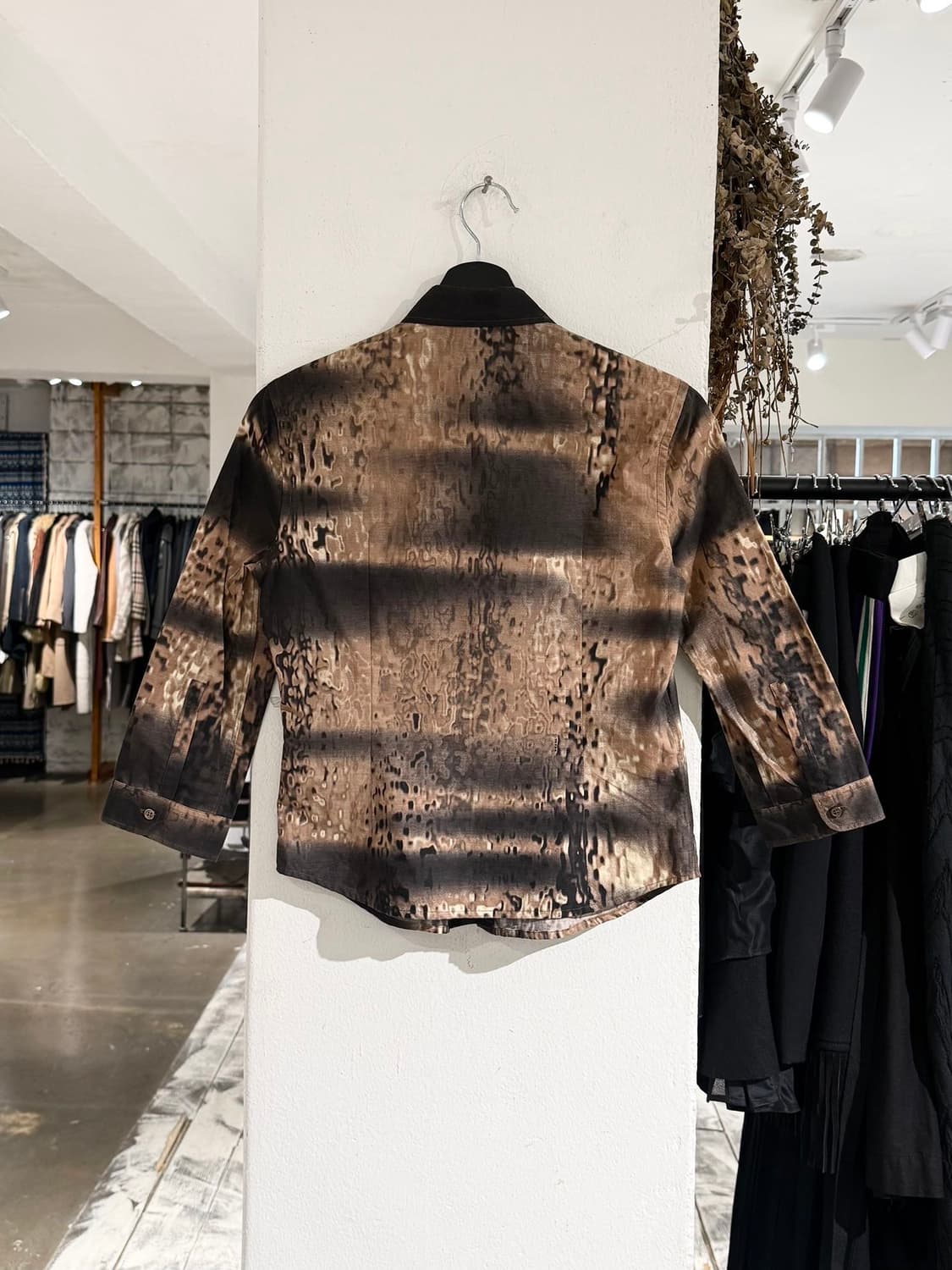 프라다 브라운 패턴 프린팅 슬림핏 셔츠 상품이미지6