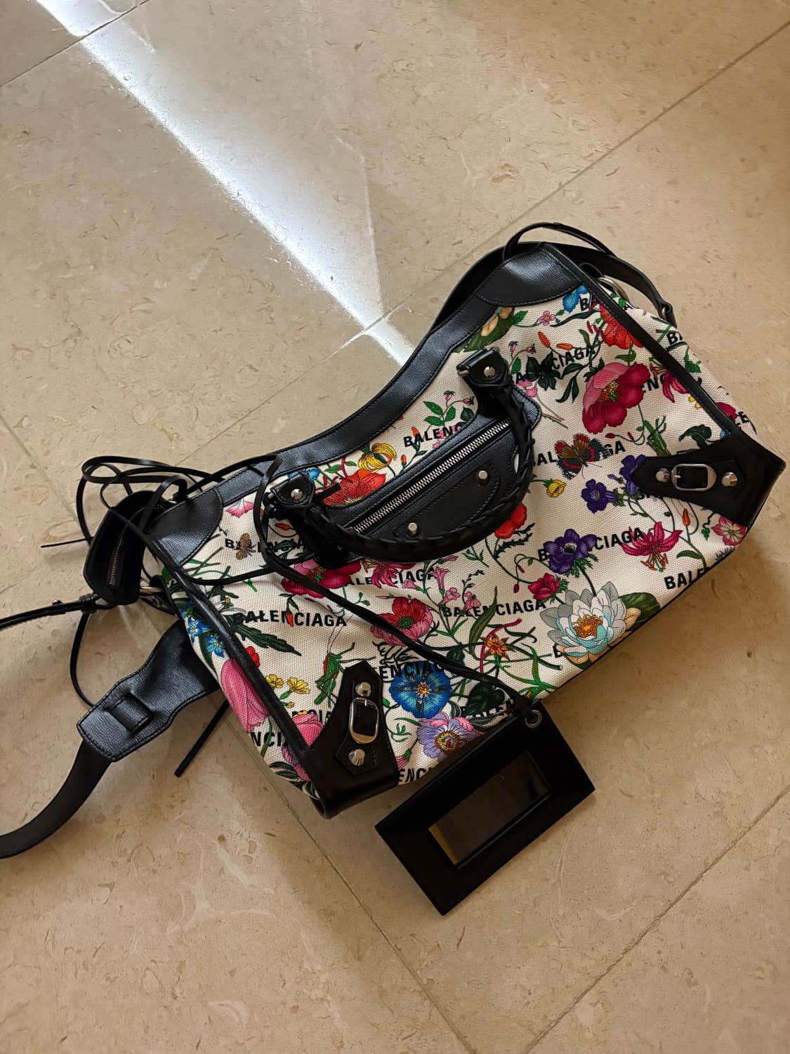 구찌X발렌시아가 해커 프로젝트 모터 시티백 상품이미지3