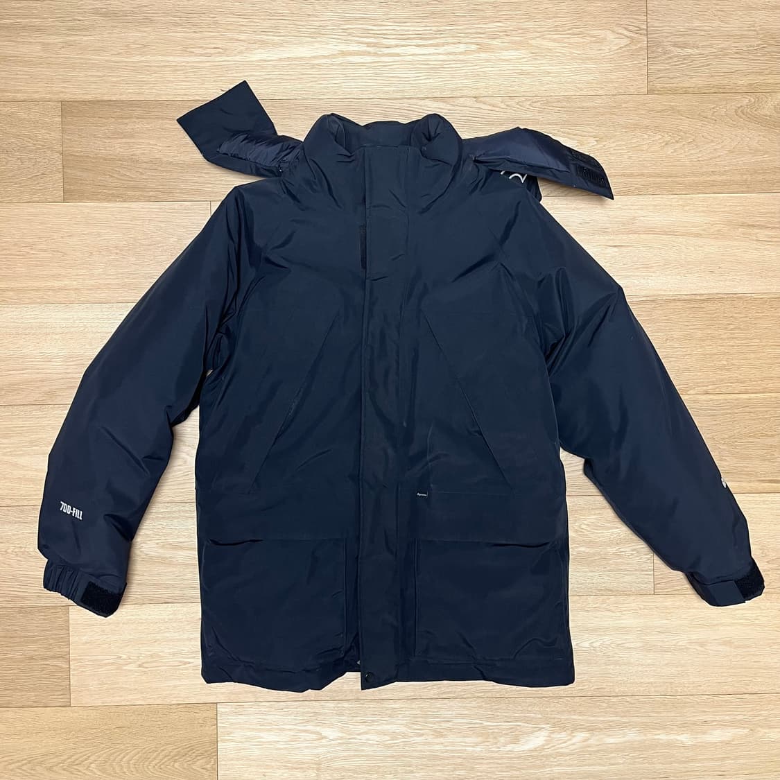 슈프림 18 F/W 고어텍스 700 다운 파카 블랙 상품이미지1