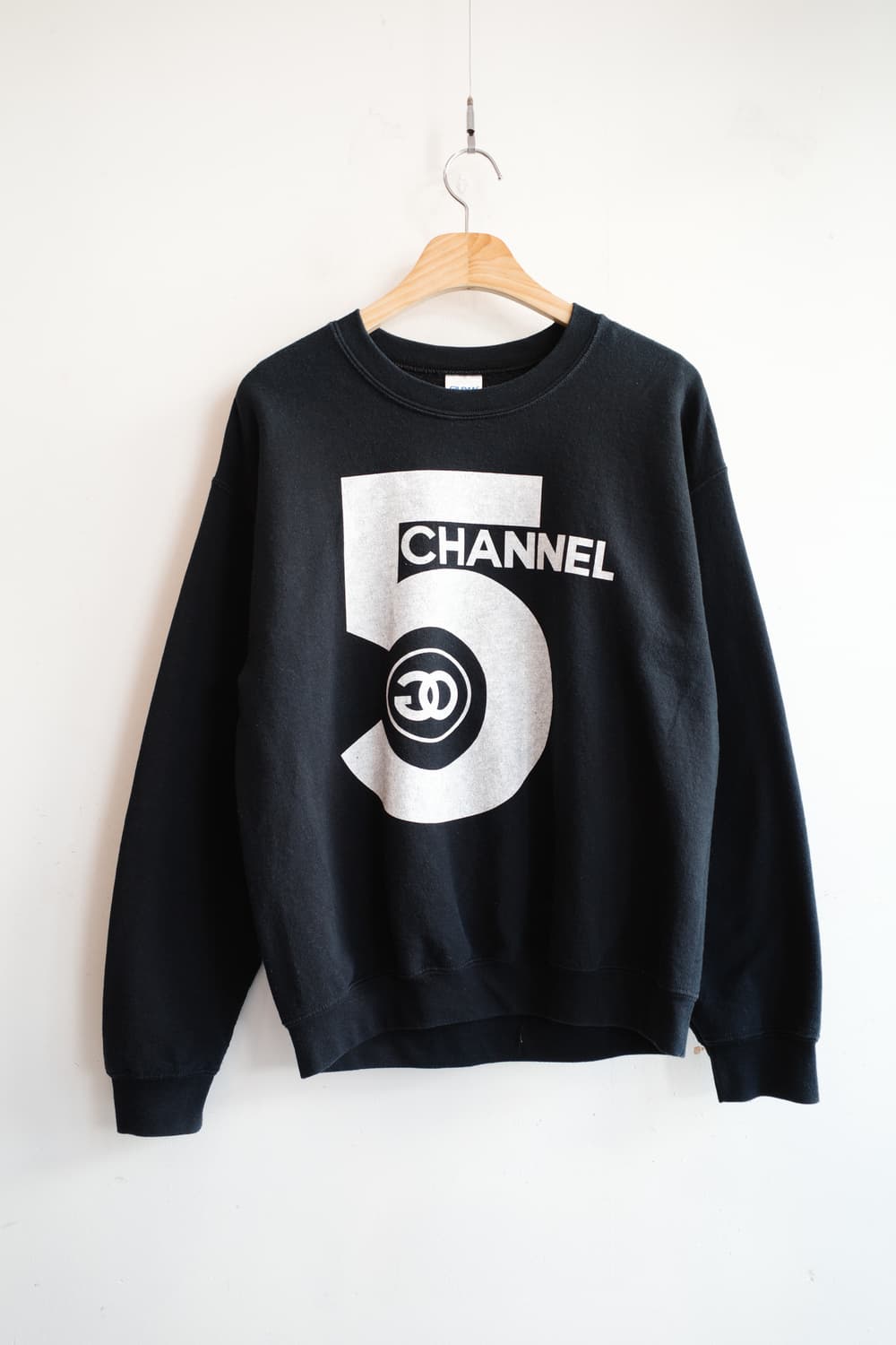 GILDAN 샤넬 부트렉 맨투맨 상품이미지1