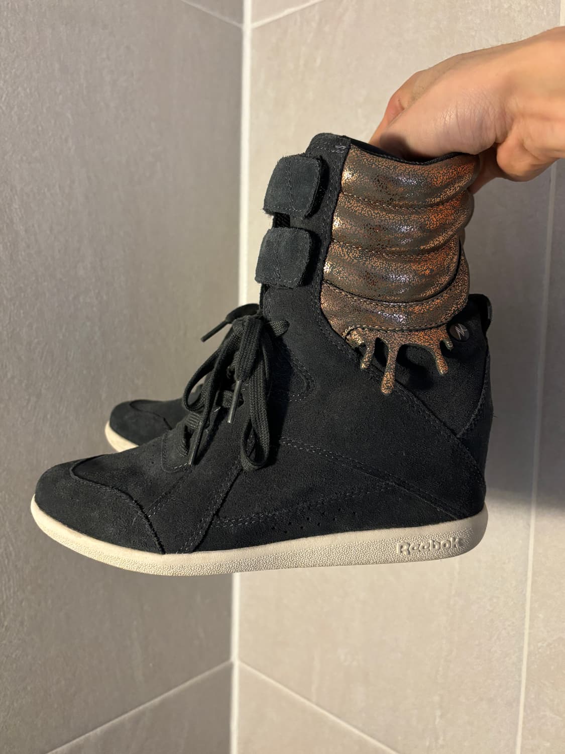 리복 X 앨리샤 키스 스웨이드 인힐 부츠 상품이미지1