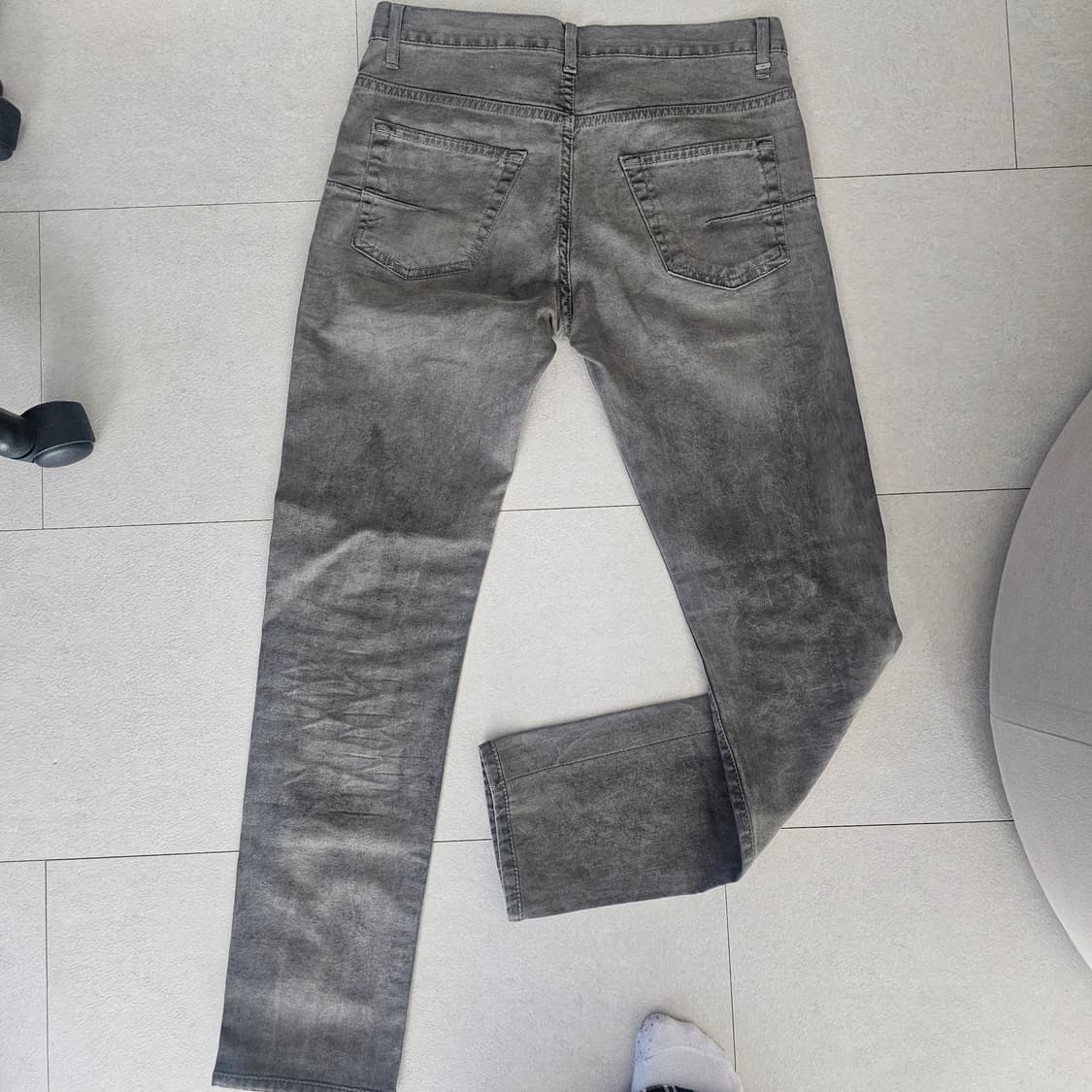 에디 슬리먼 재임 시절의 Dior Homme 그레이 워싱 청바지입니다. 상품이미지6