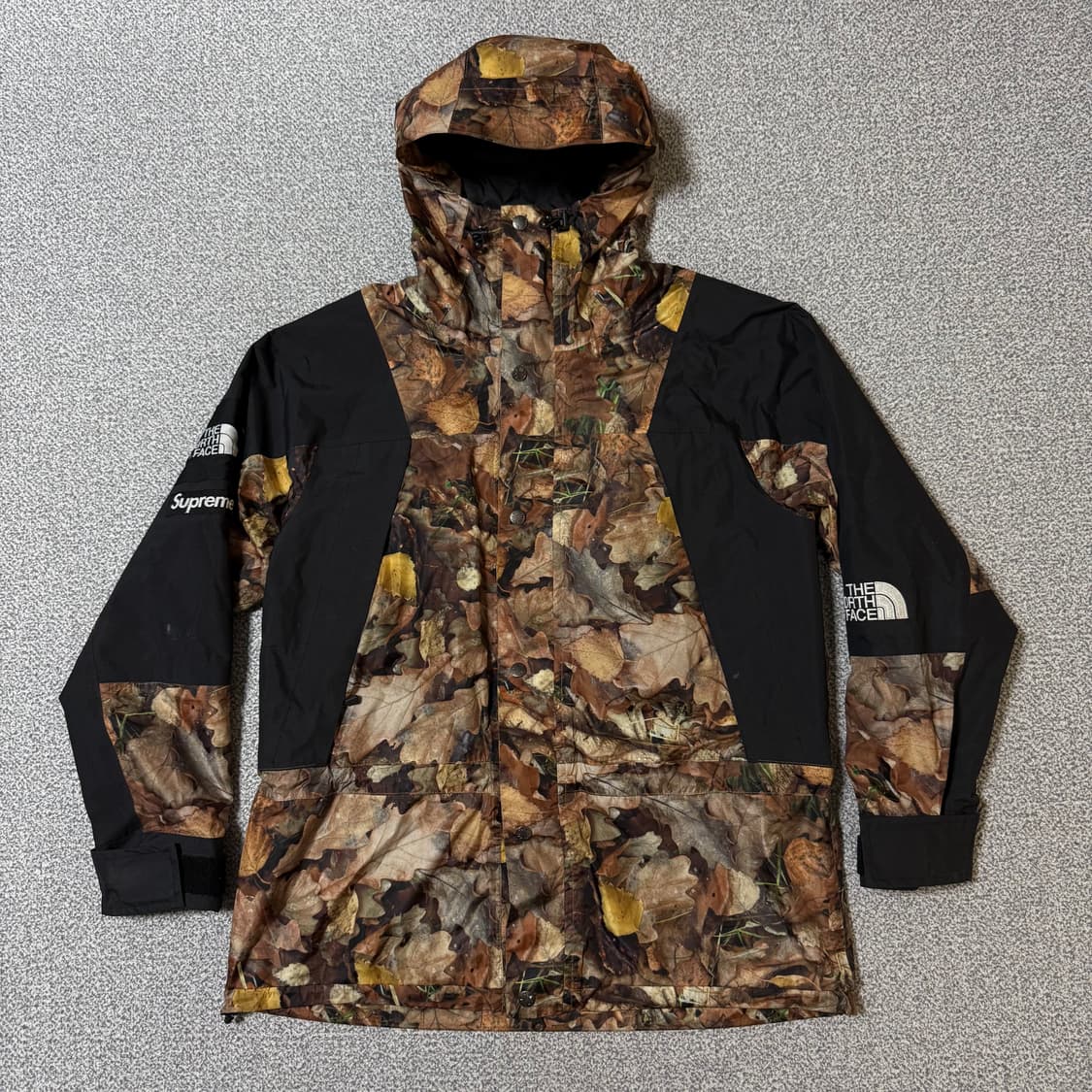 슈프림 x 노스페이스 마운틴 라이트 바람막이 상품이미지2