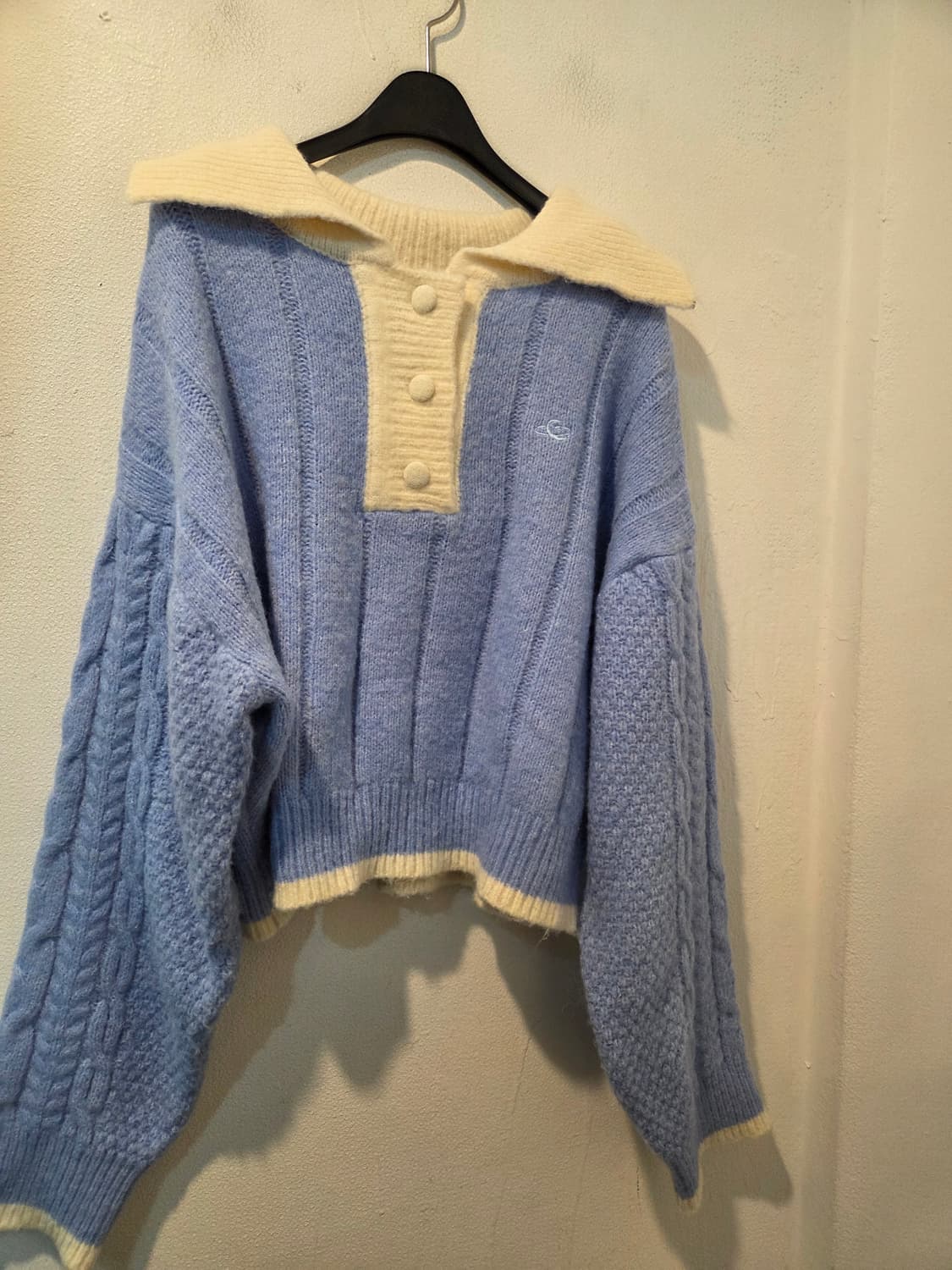 비바셔츠 카라넥크롭니트 상품이미지1