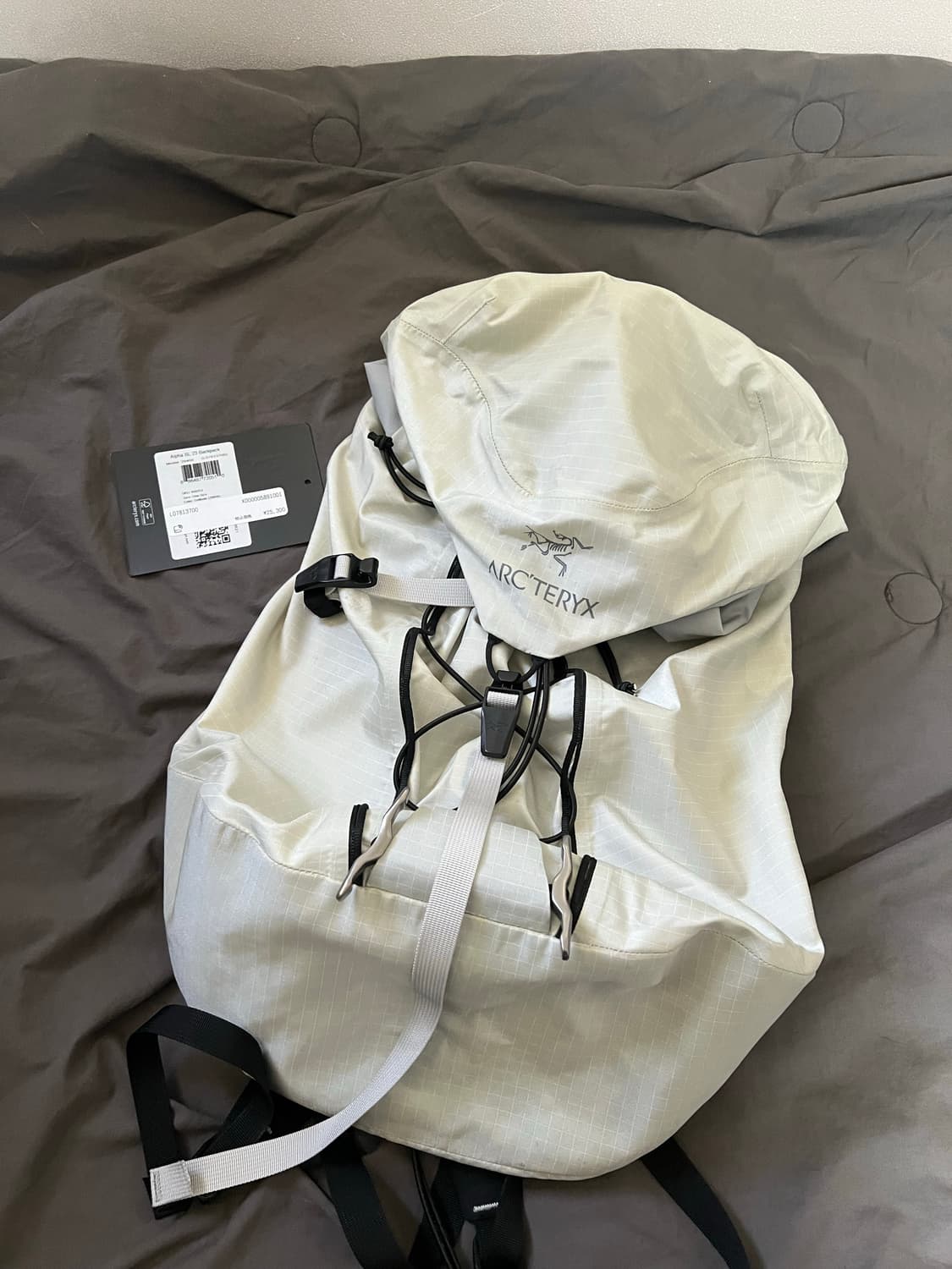 (유일매물) 아크테릭스 백팩 알파 SL 23L 화이트 상품이미지1