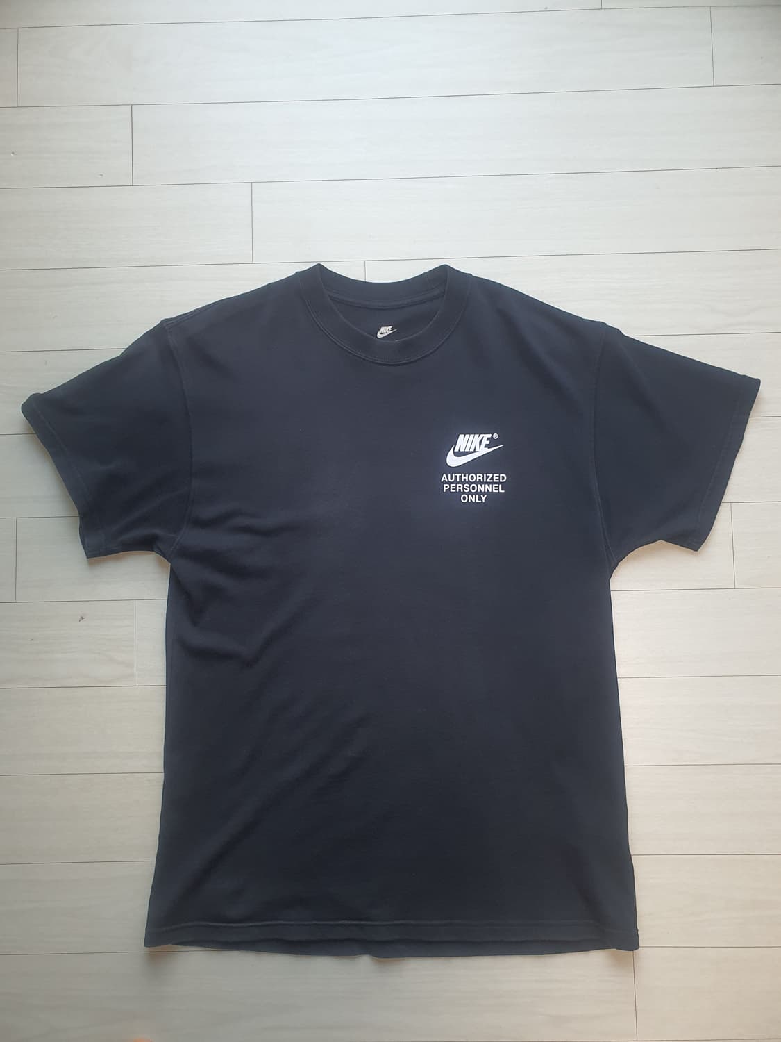 나이키 NSW Authorized Personnel 반팔티 상품이미지2