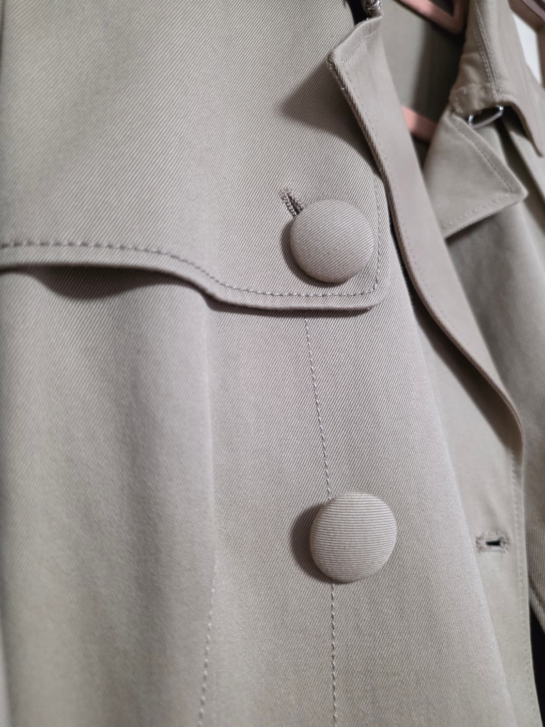 발렌시아가 트렌치코트 38 / 상태 좋음 / 오른팔 미세 하자 / 14만 상품이미지4