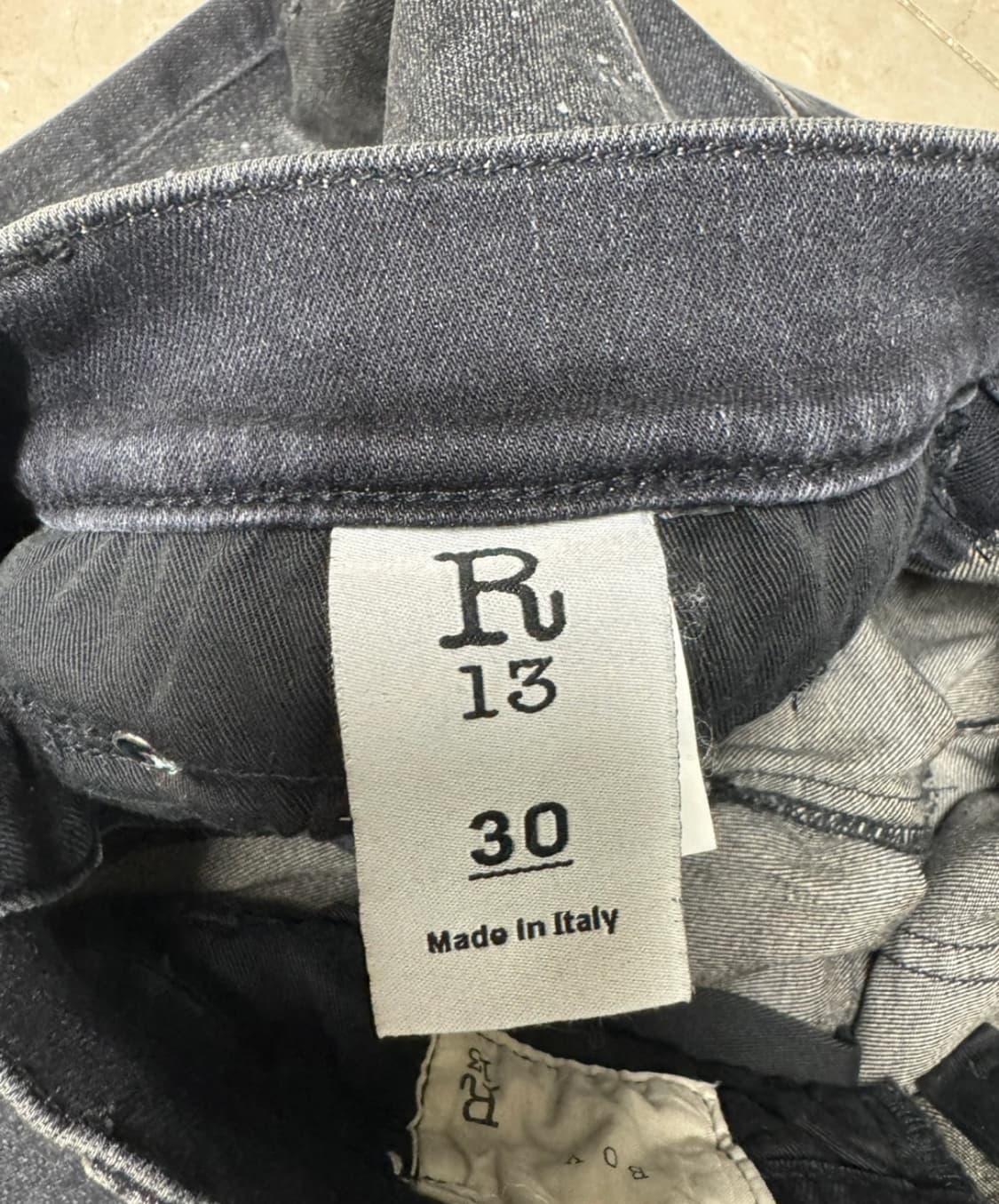 R13 블랙워싱데님(boy핏) 상품이미지4