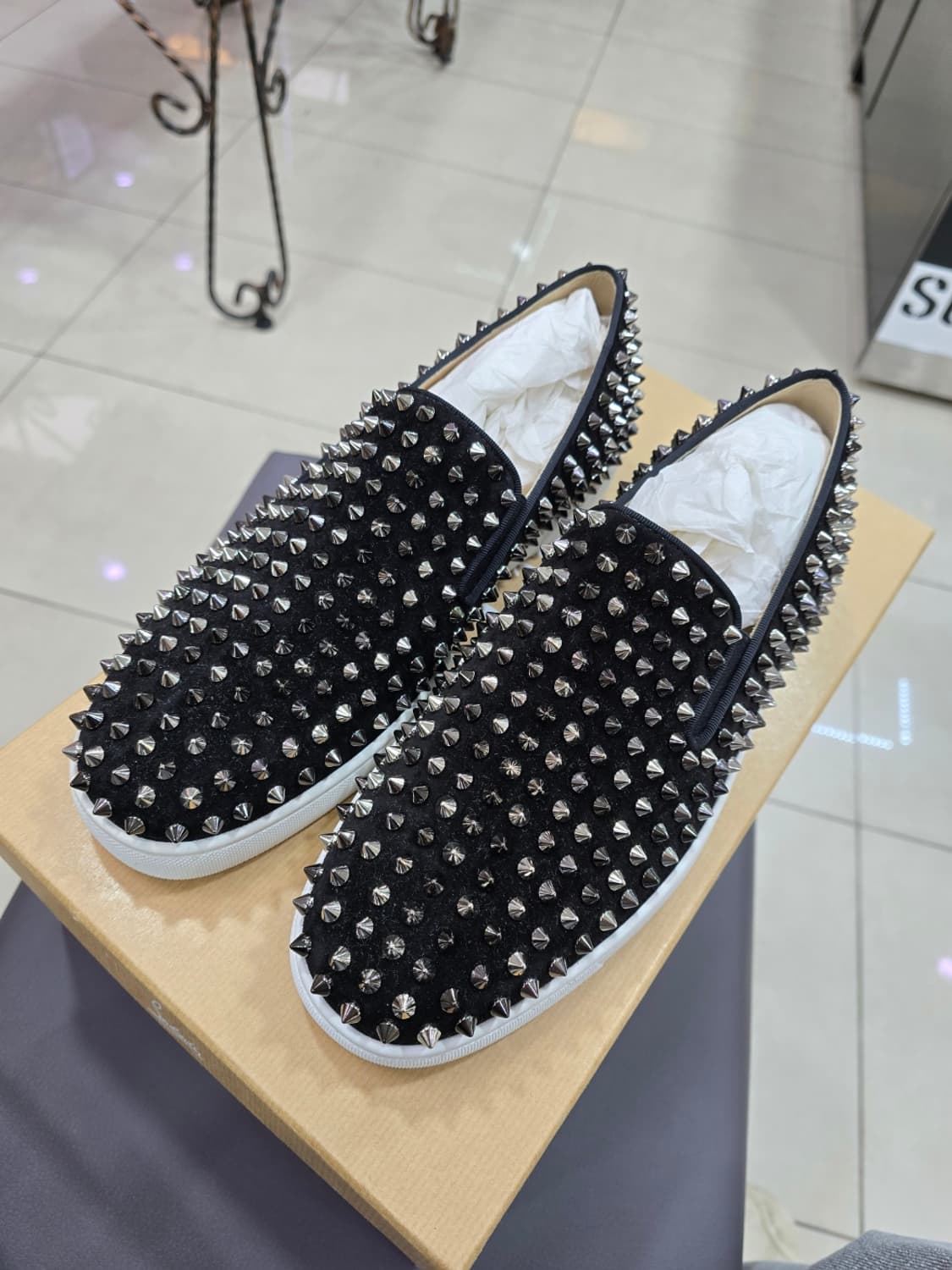 [새상품] 크리스찬 루부탱 롤러 보트 스파이크 남자 스니커즈 상품이미지1