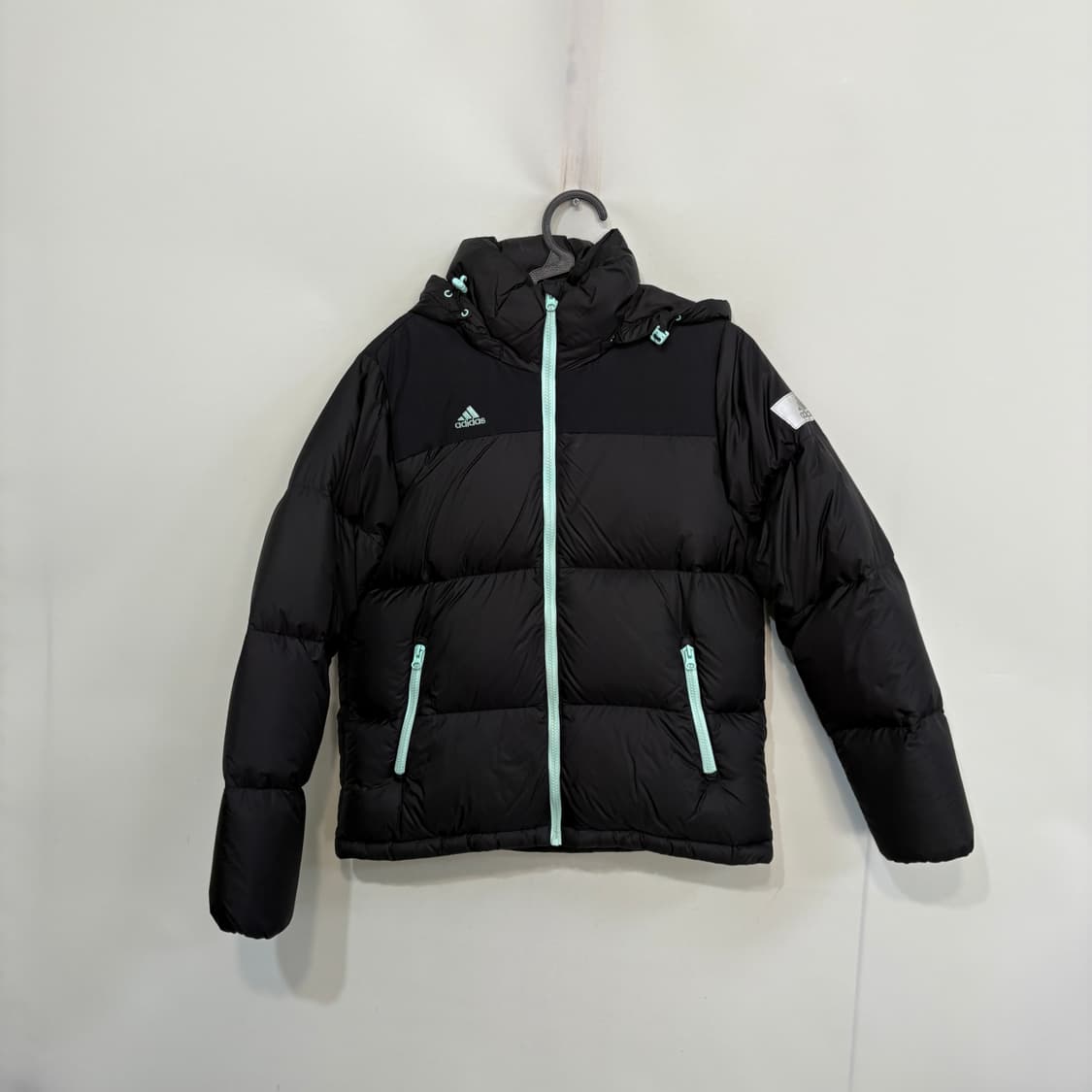 아디다스 여성 민트 블랙 패딩 90 상품이미지1