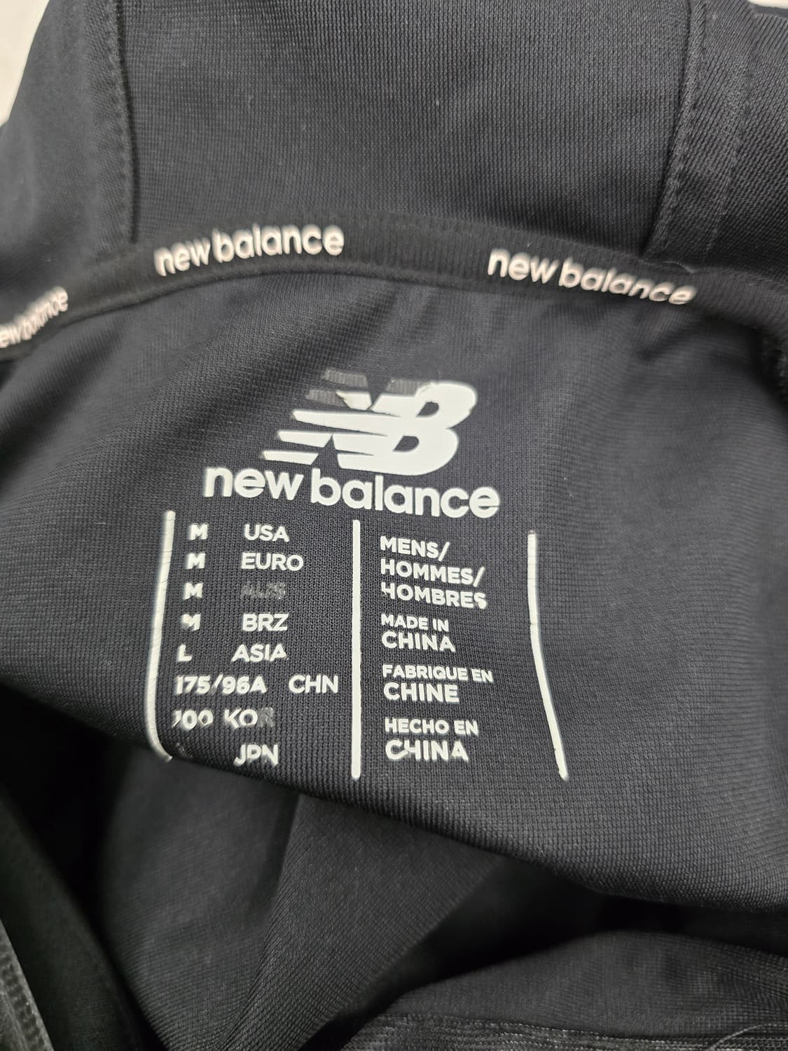 뉴발란스 남자 후드집업 자켓.
싸이즈 95 m 상품이미지4