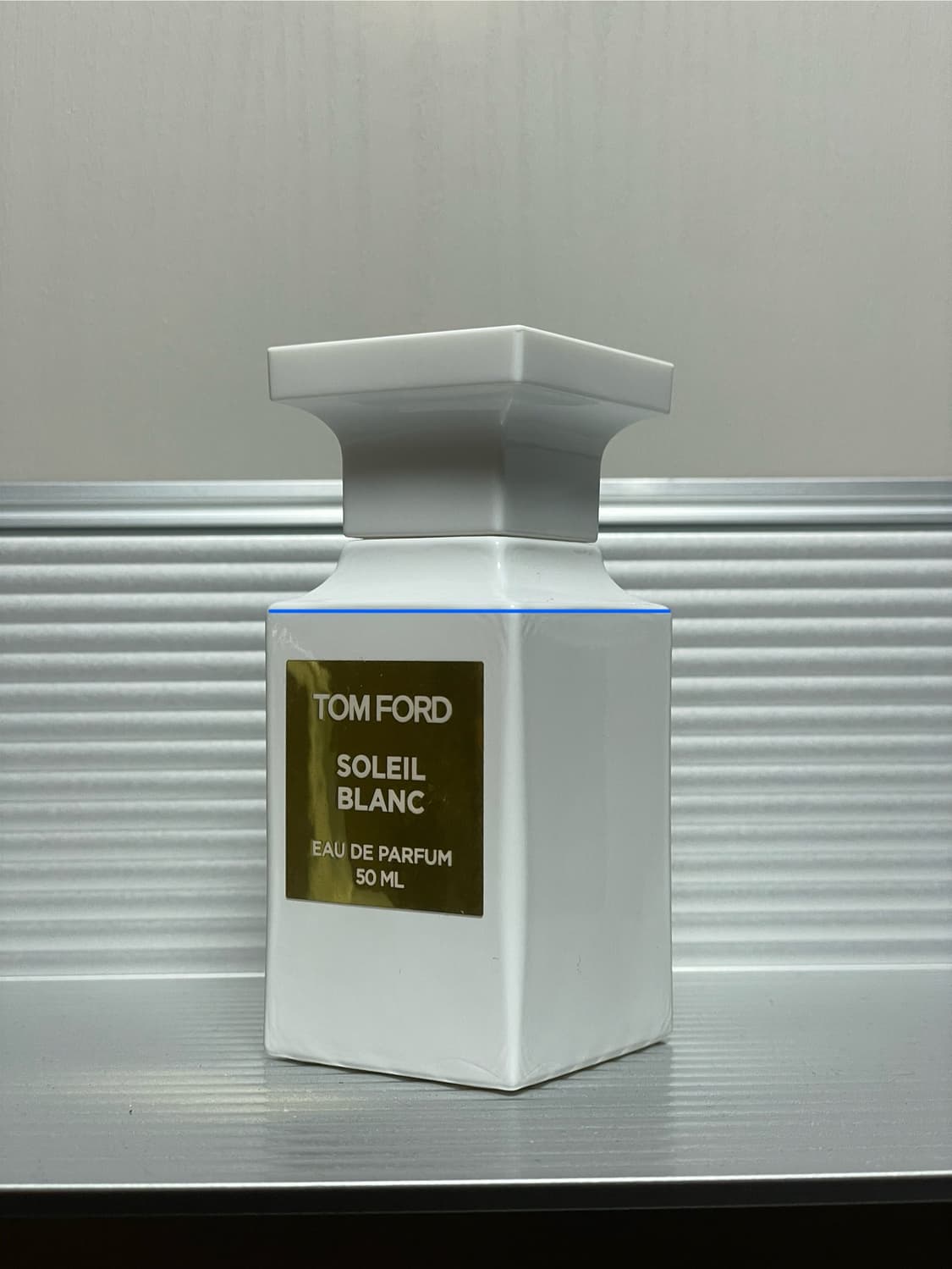 톰포드 솔레이블랑 오드퍼퓸 50ml 판매합니다. 상품이미지1