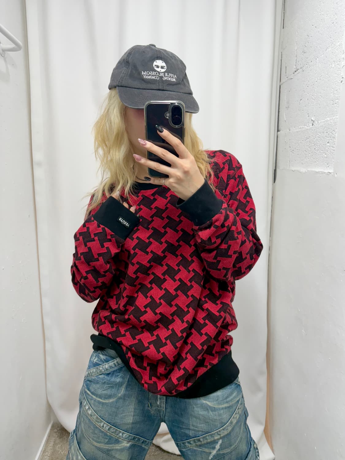 스투시 레드 컬러 하운즈투스 크루넥 스웨터 상품이미지1