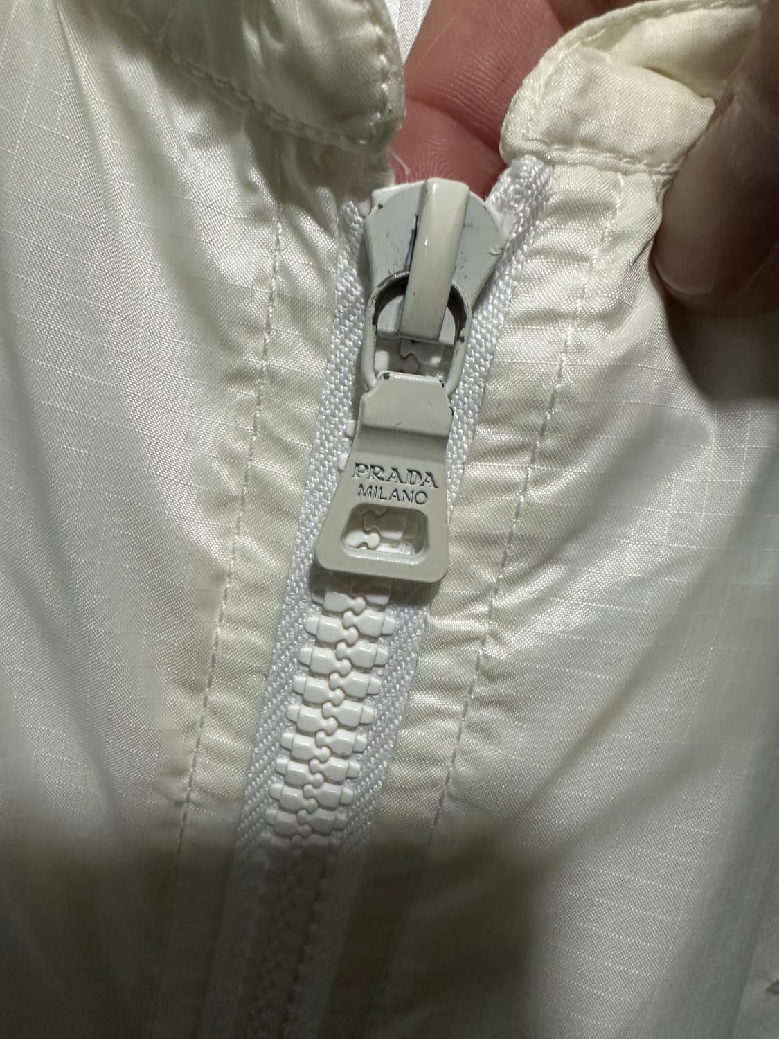 00s 프라다 후드바람막이 XXL 상품이미지5