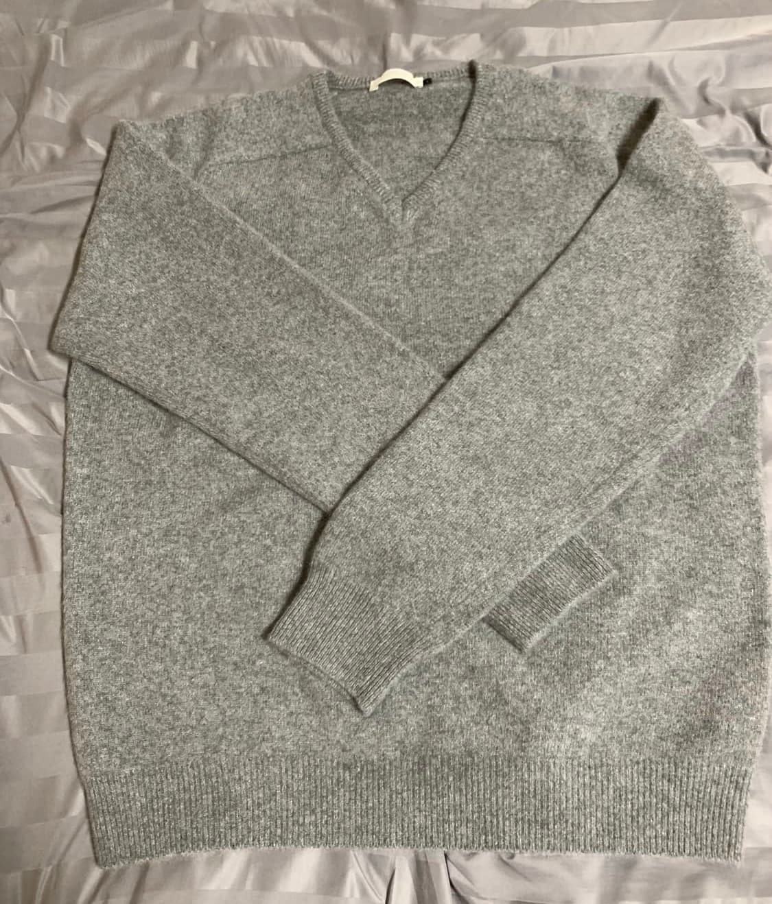 아모멘토 라쿤 브이넥 니트 상품이미지4