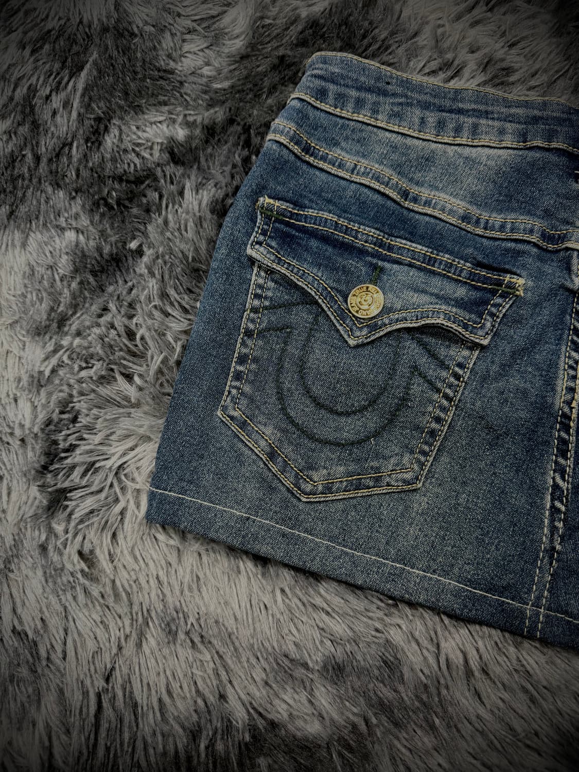 True Religion 금장 단추 워싱 데님 스커트 상품이미지6