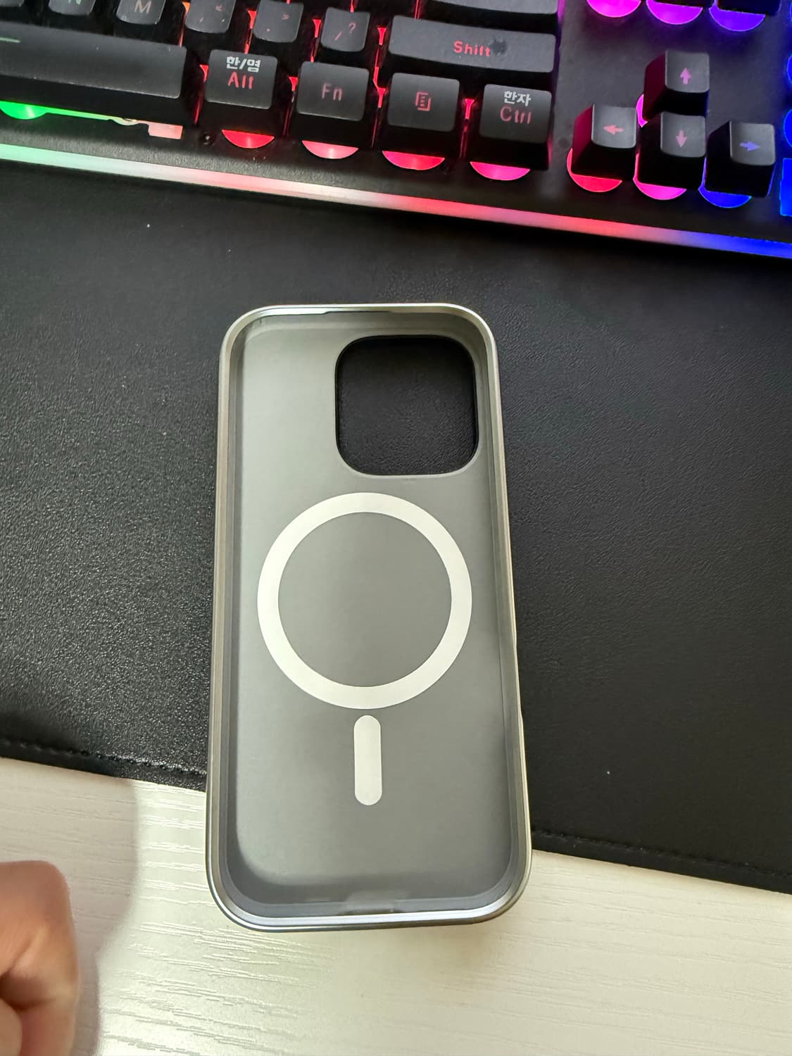 케이스티파이 아이폰 16프로 마뗑킴 케이스 판매 상품이미지3