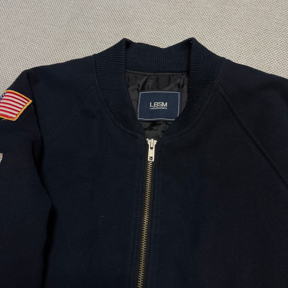 LBSM 국기 패치 블랙 바시티 자켓 상품이미지2