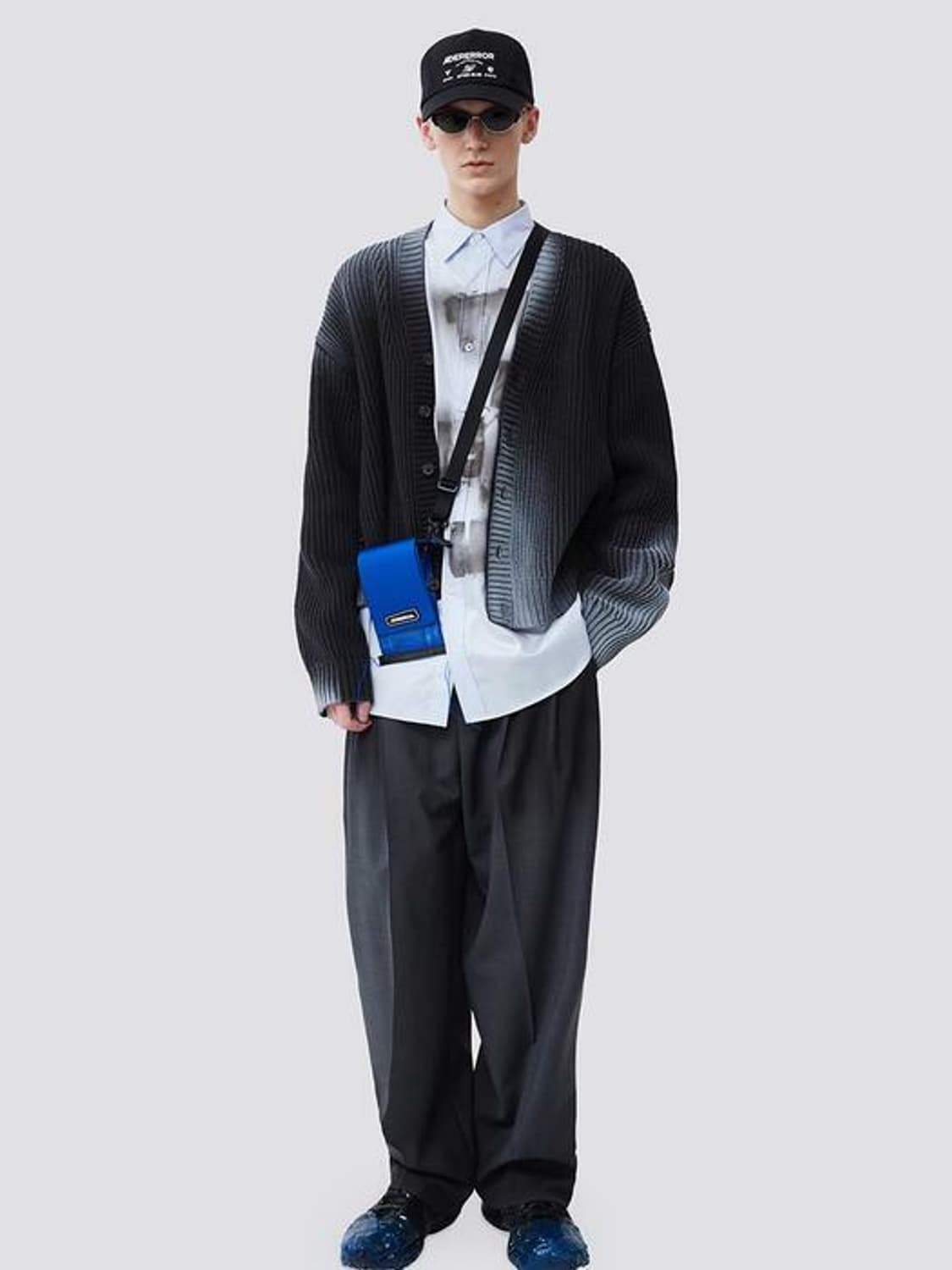 (짧은시간 1회 착용) 아더에러 글로우 가디건 A1 차콜 상품이미지1