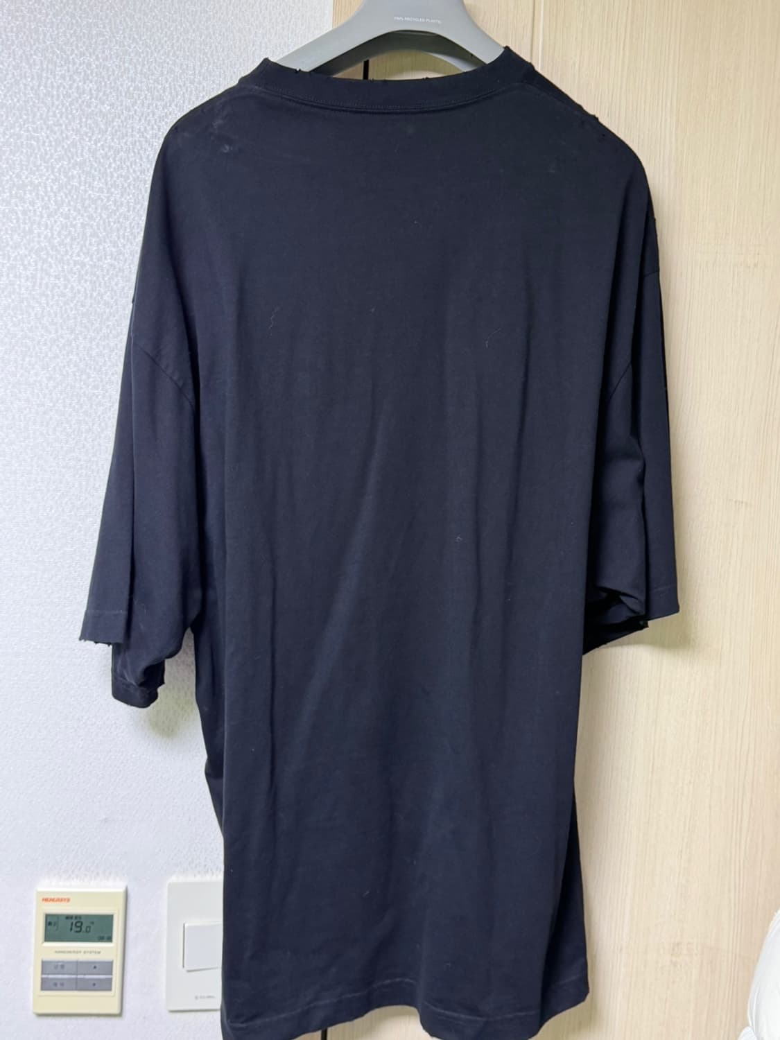 [XXS] 발렌시아가 FREE 디스트로이드 반팔티셔츠 상품이미지5