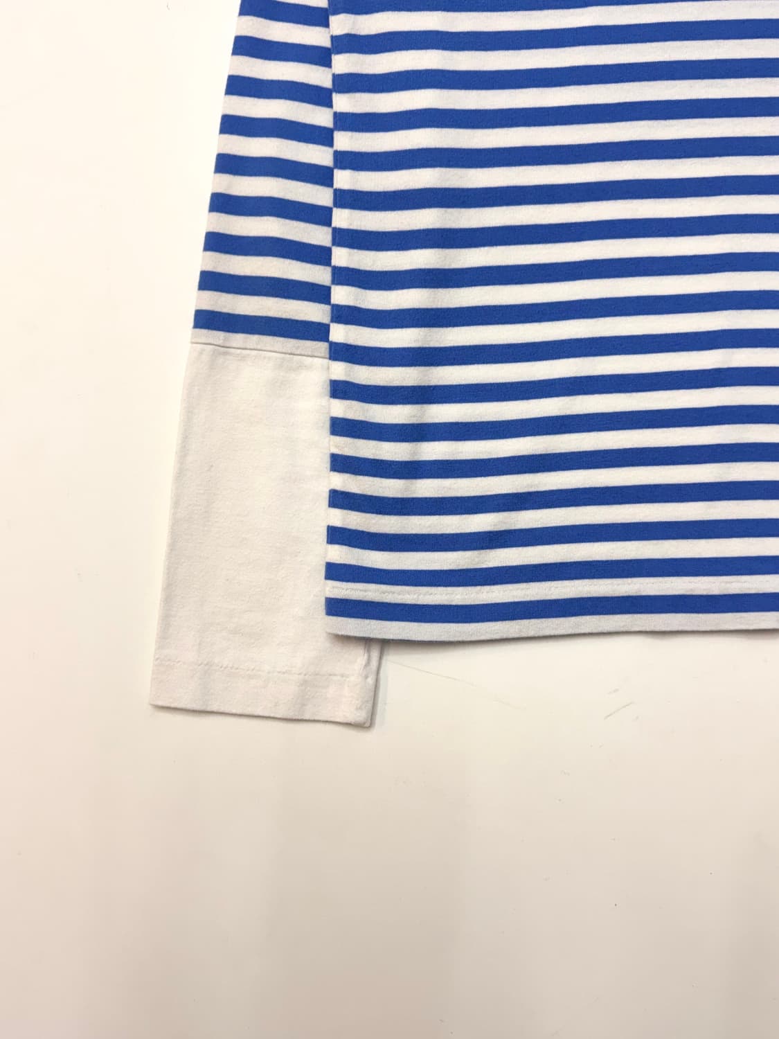 꼼데가르송 리틀레드하트로고 블루 화이트스트라이프 롱슬리브 상품이미지4