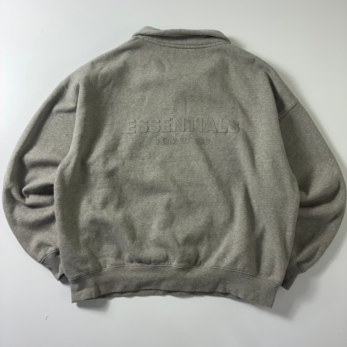 Essentials  에센셜스 피어오브갓 모크넥 그레이 반집업 맨투맨   상품이미지3