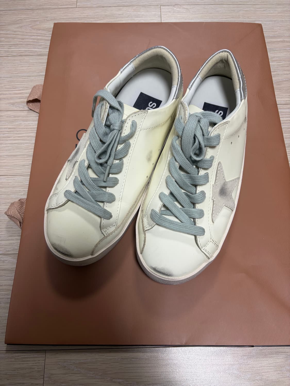 골든구스 스니커즈 상품이미지1