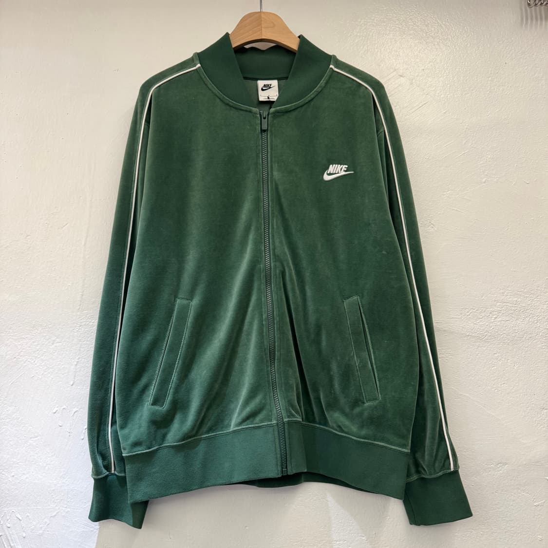 나이키 벨루어 벨벳 트랙 자켓 상품이미지1