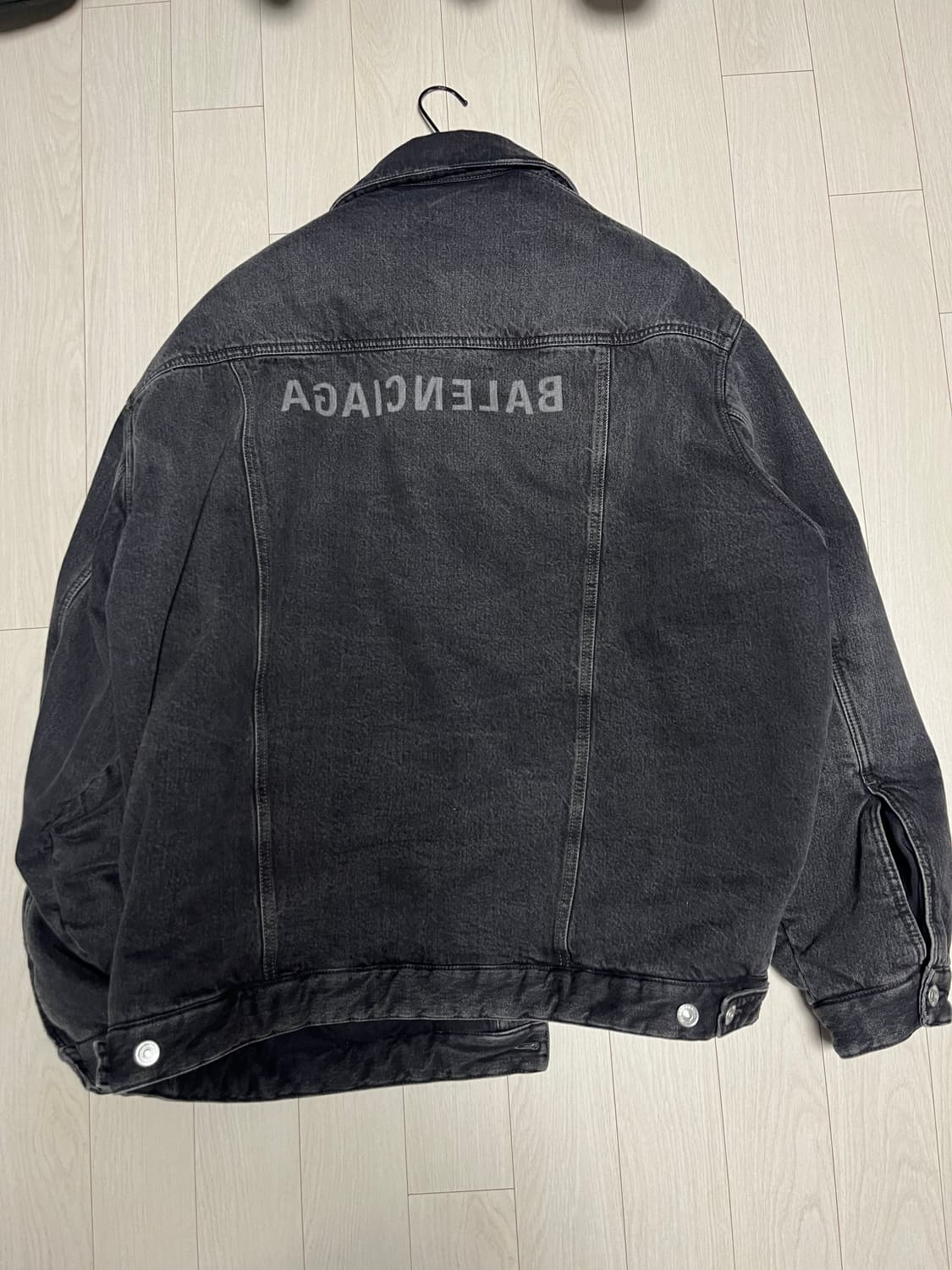 발렌시아가 미러로고 패디드데님자켓 상품이미지1