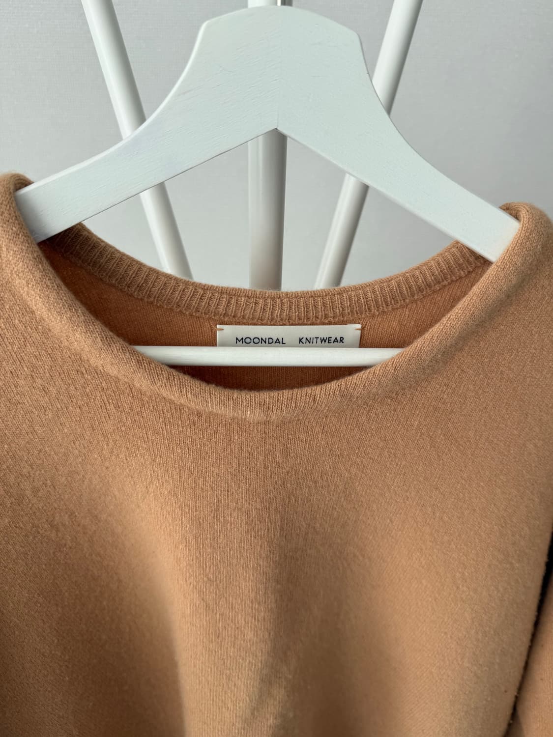 문달 basic round knit in beige 상품이미지2