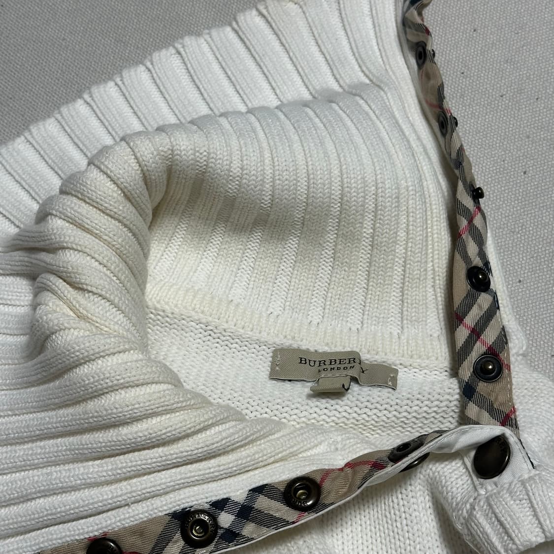 S 버버리 여성용 화이트 목폴라 니트 베스트 상품이미지5