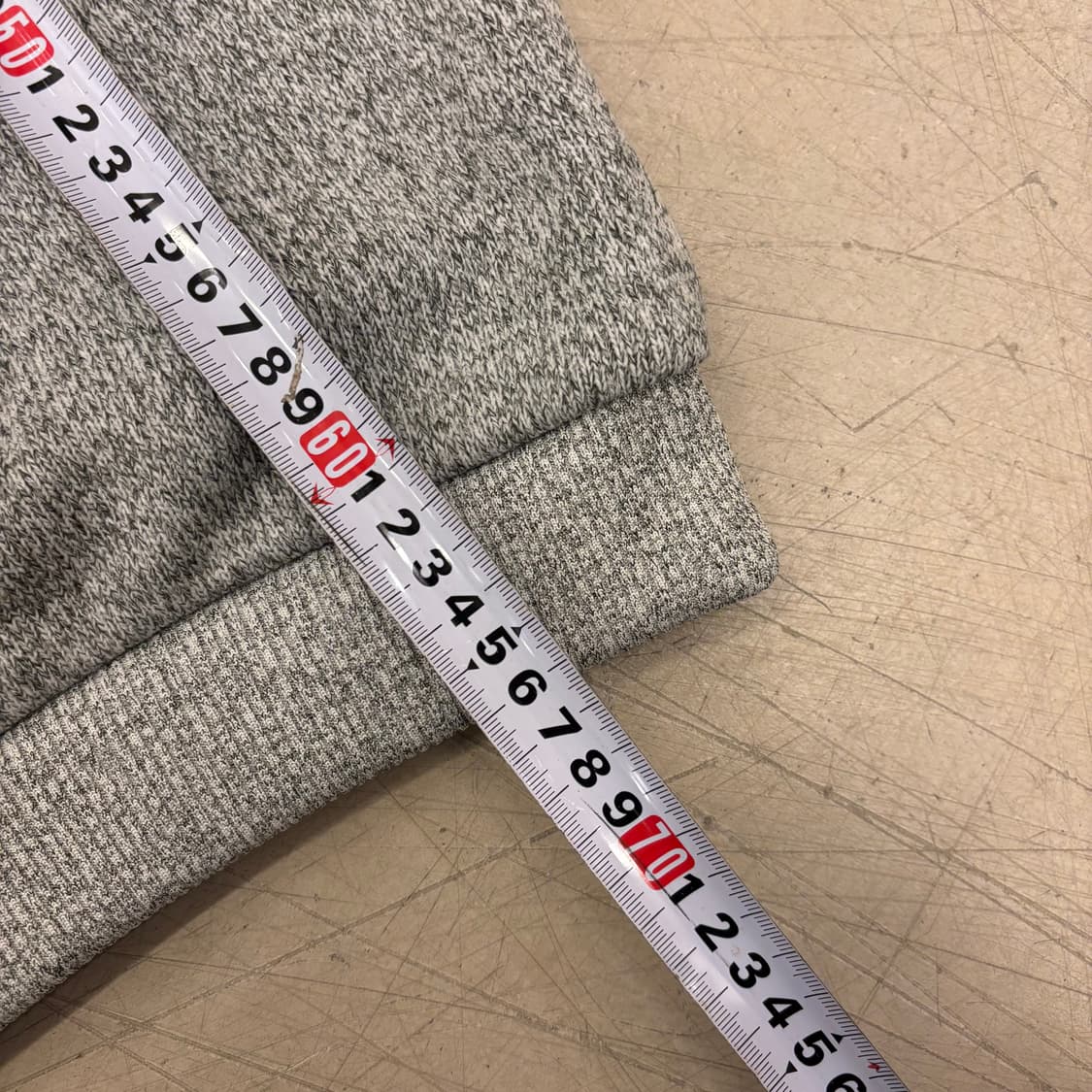 데상트 메이플 캐나다 그레이 맨투맨 상품이미지4