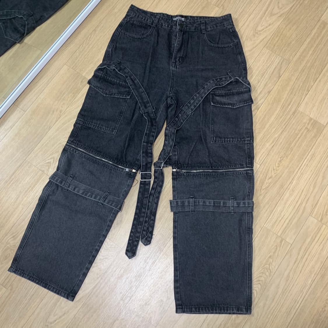 L-31)Additive 무릎절개 벨티드 흑청 카고팬츠 상품이미지1