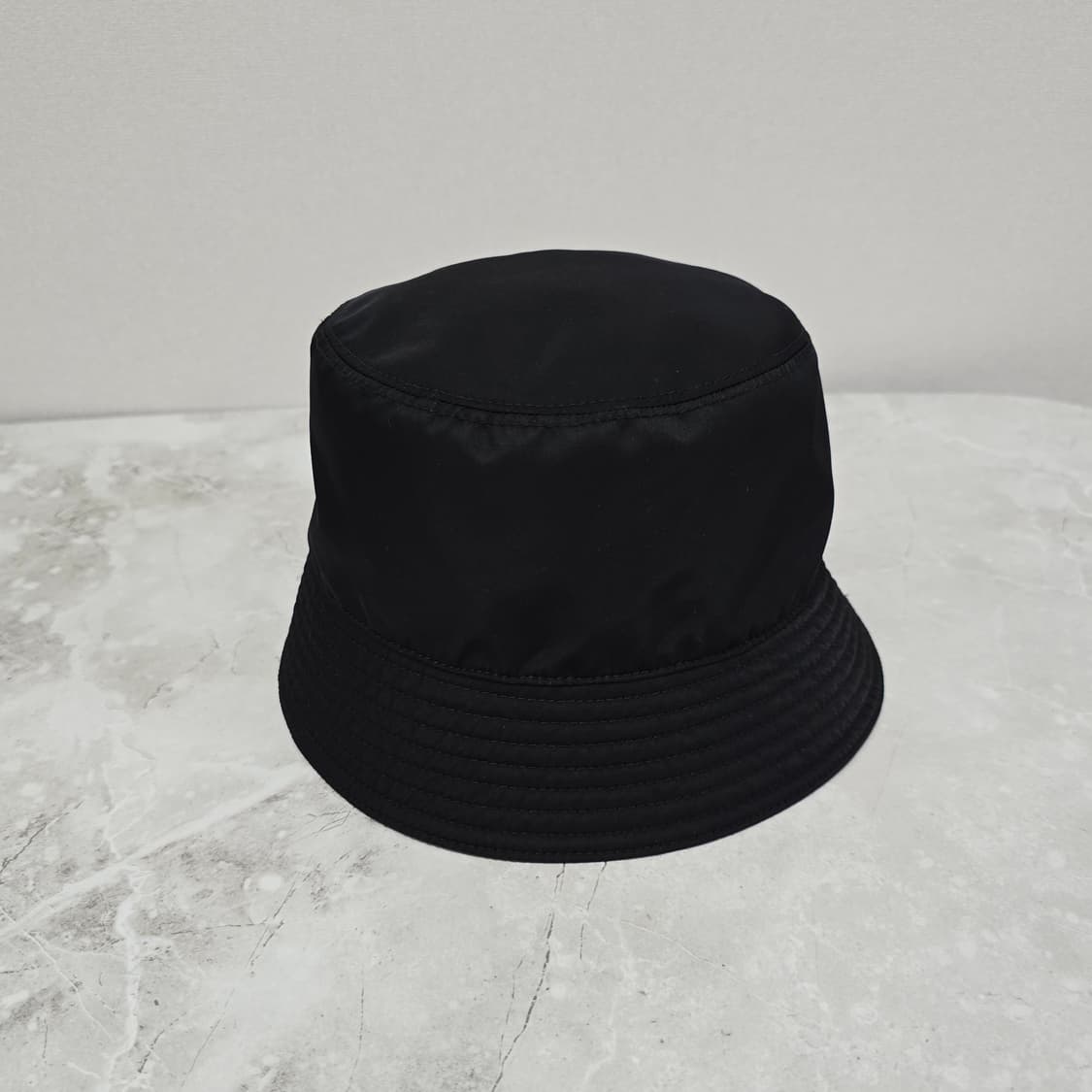 프라다 리나일론 버킷햇 모자 L사이즈 판매 상품이미지3