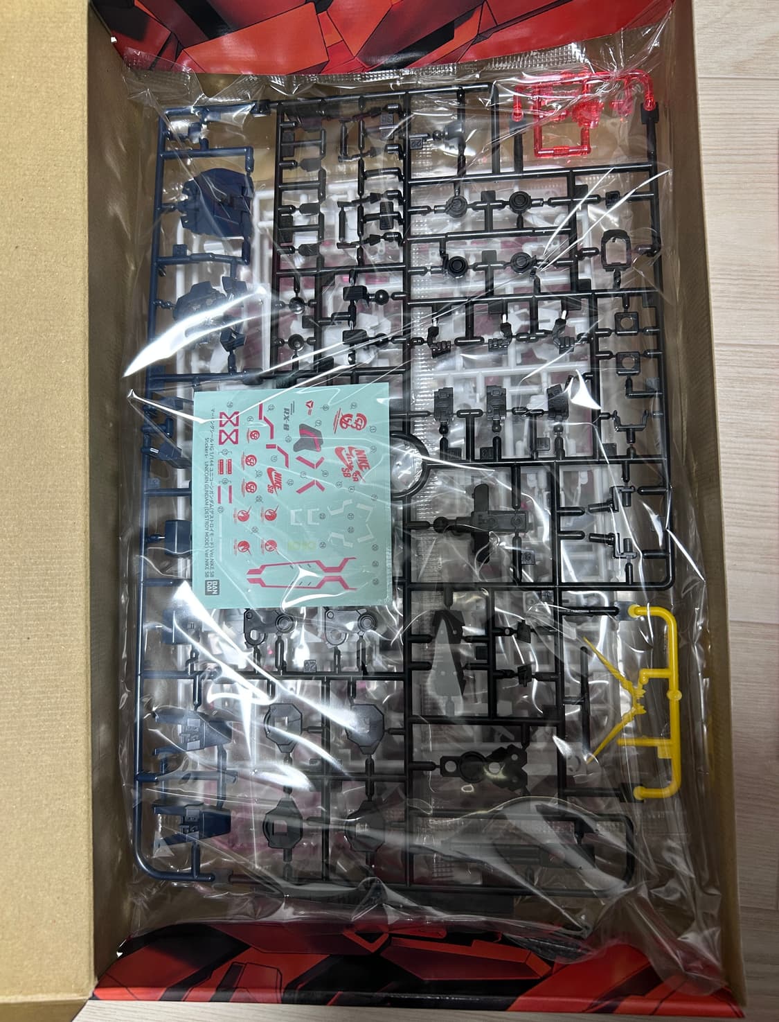 나이키 건담모델 상품이미지4