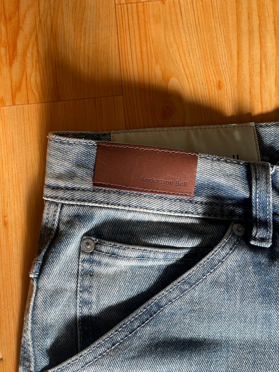 앤더슨벨의 워시드 블루 지퍼 와이드 레그 진 상품이미지8