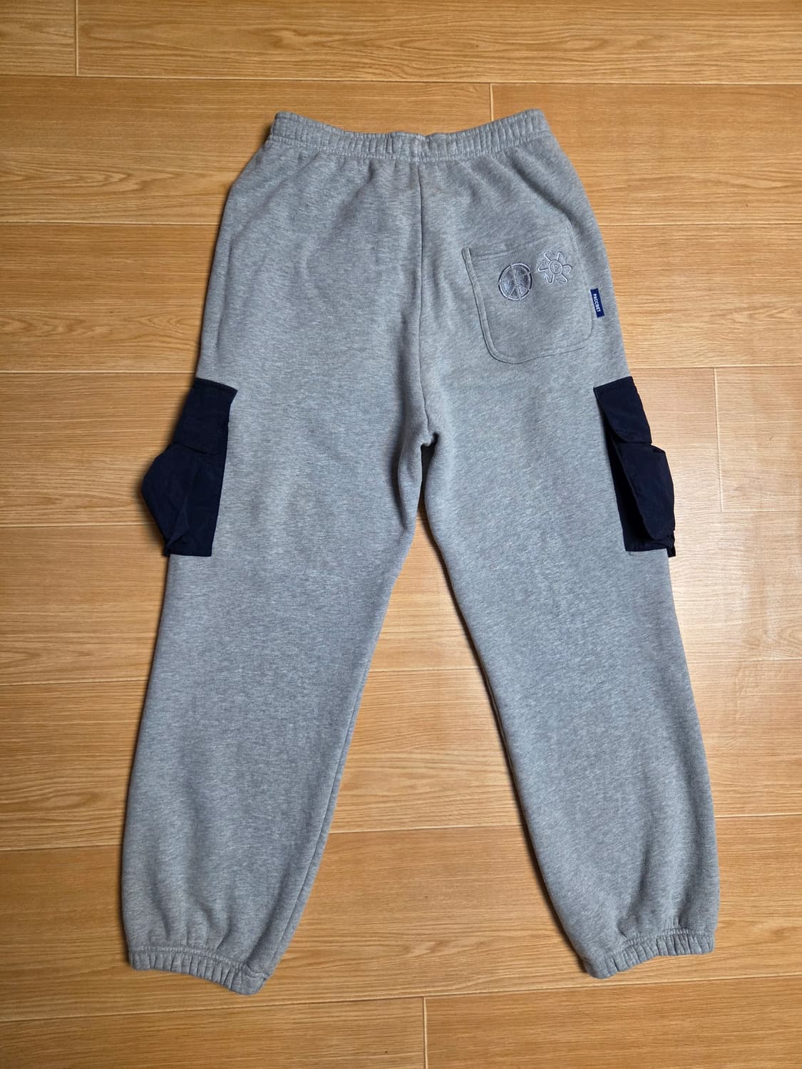 라스벳 고샤루브친스키 스웻팬츠 상품이미지2