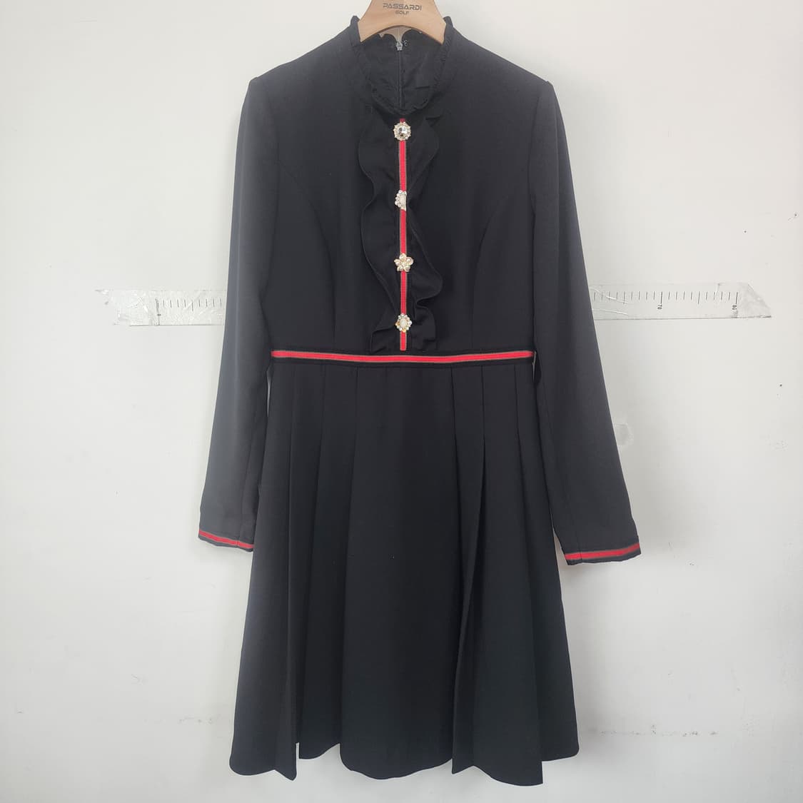 샤틴 블랙 플리츠 원피스 상품이미지1