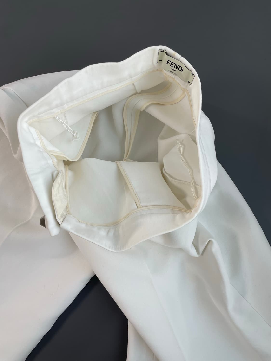 [42] FENDI 펜디 하이라이즈 투턱 와이드핏 크롭 팬츠 상품이미지8